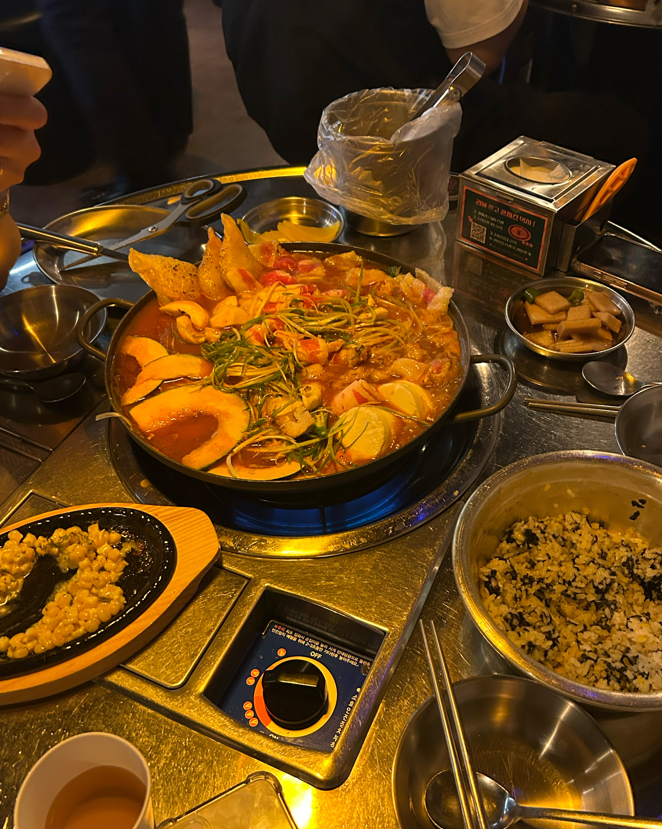오랜만에 갔는데 여전히 맛있고 사장님이랑 직원분들 친절해용 🥹 서비스도 넘 많이 주시고 .