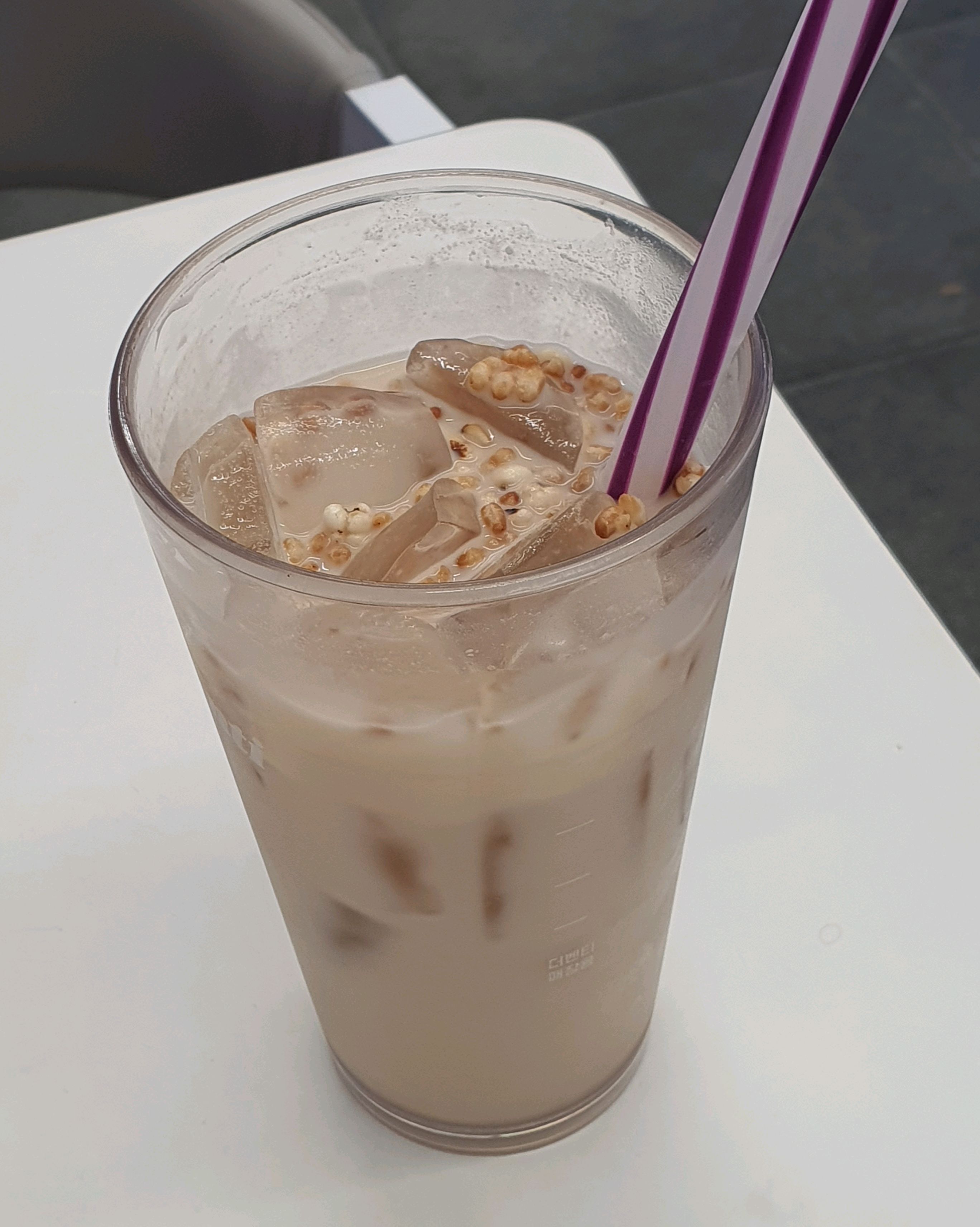 Bubble Tea Cafe near Sangbong Station, Seoul, South Korea. The Benti Seoil Branch