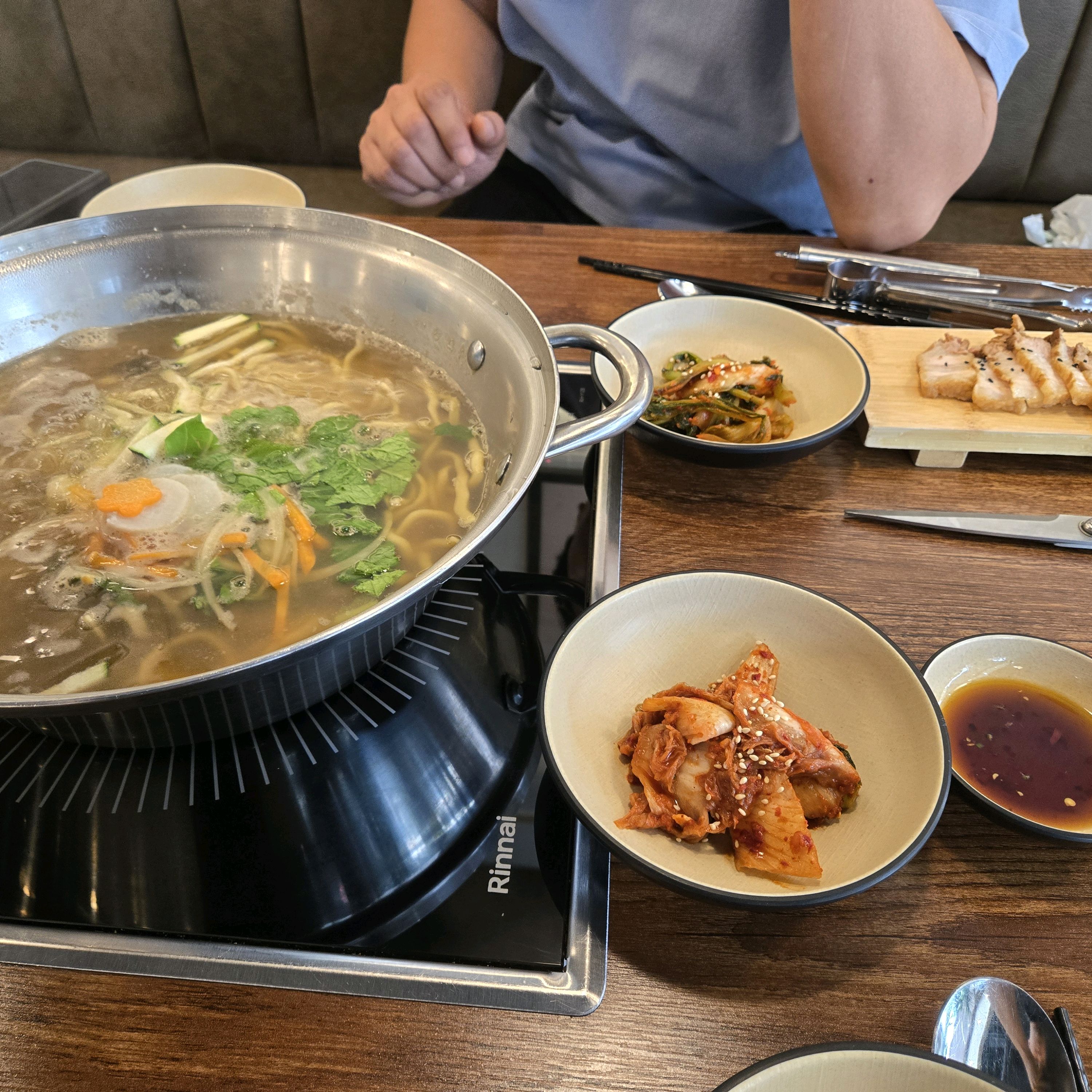 
서울시 동대문구 장안동 맛집 금면옥 원기회복 칼국수 장안본점