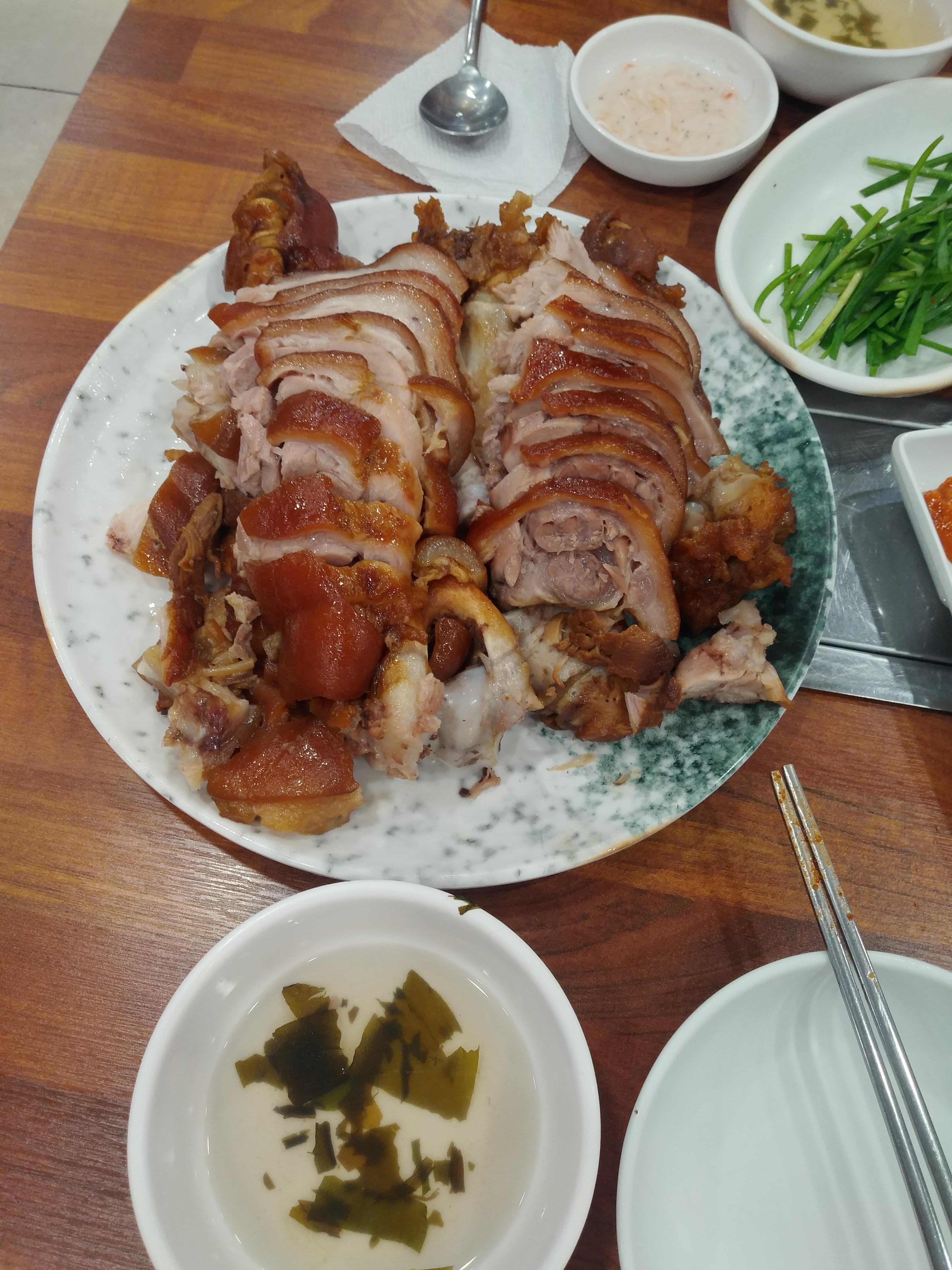 
연신내역식당 보들이족발