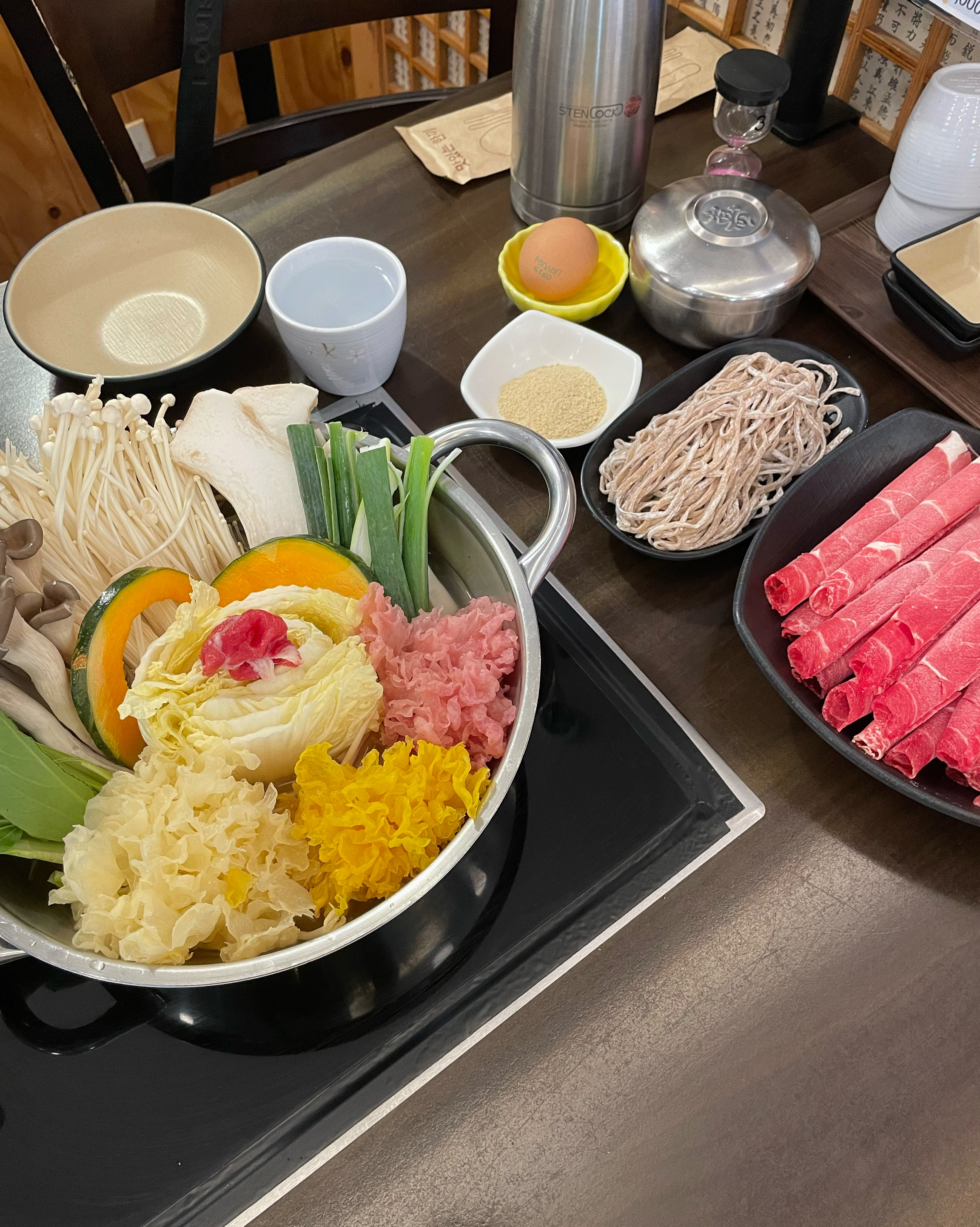 
서울시 은평구 증산동 맛집 도투리 샤브칼국수 불광천