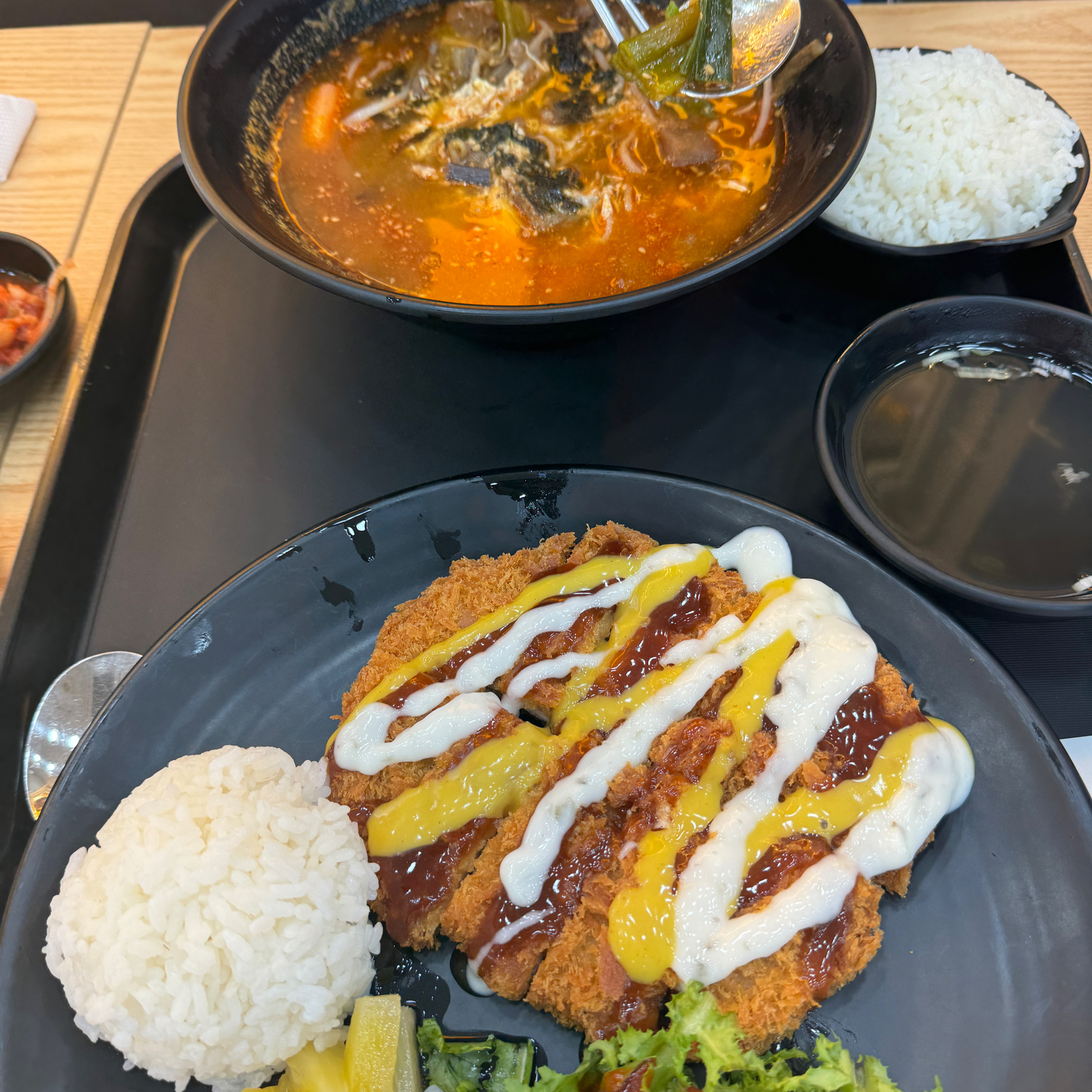 육개장도 돈까스도 맛이 없어요... - 천호동 맛집 153구포국수 천호점