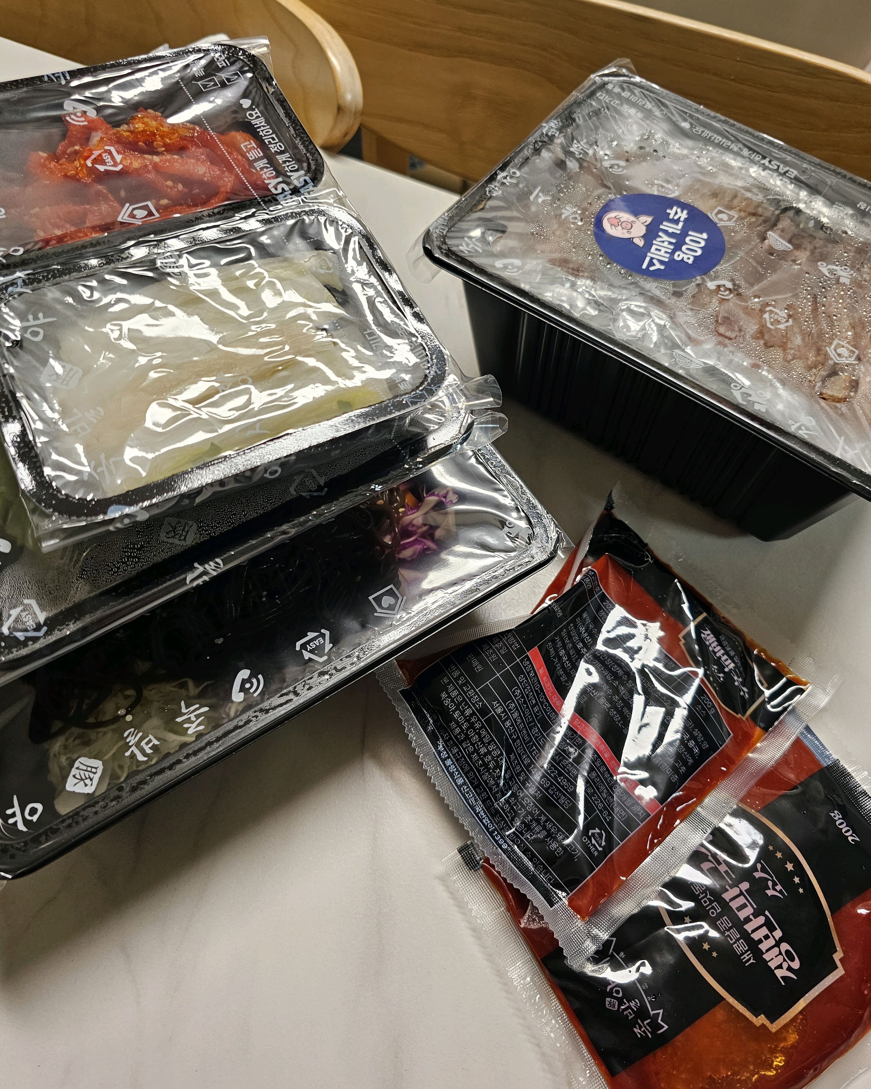 
디지털미디어시티역식당 족발야시장 상암점