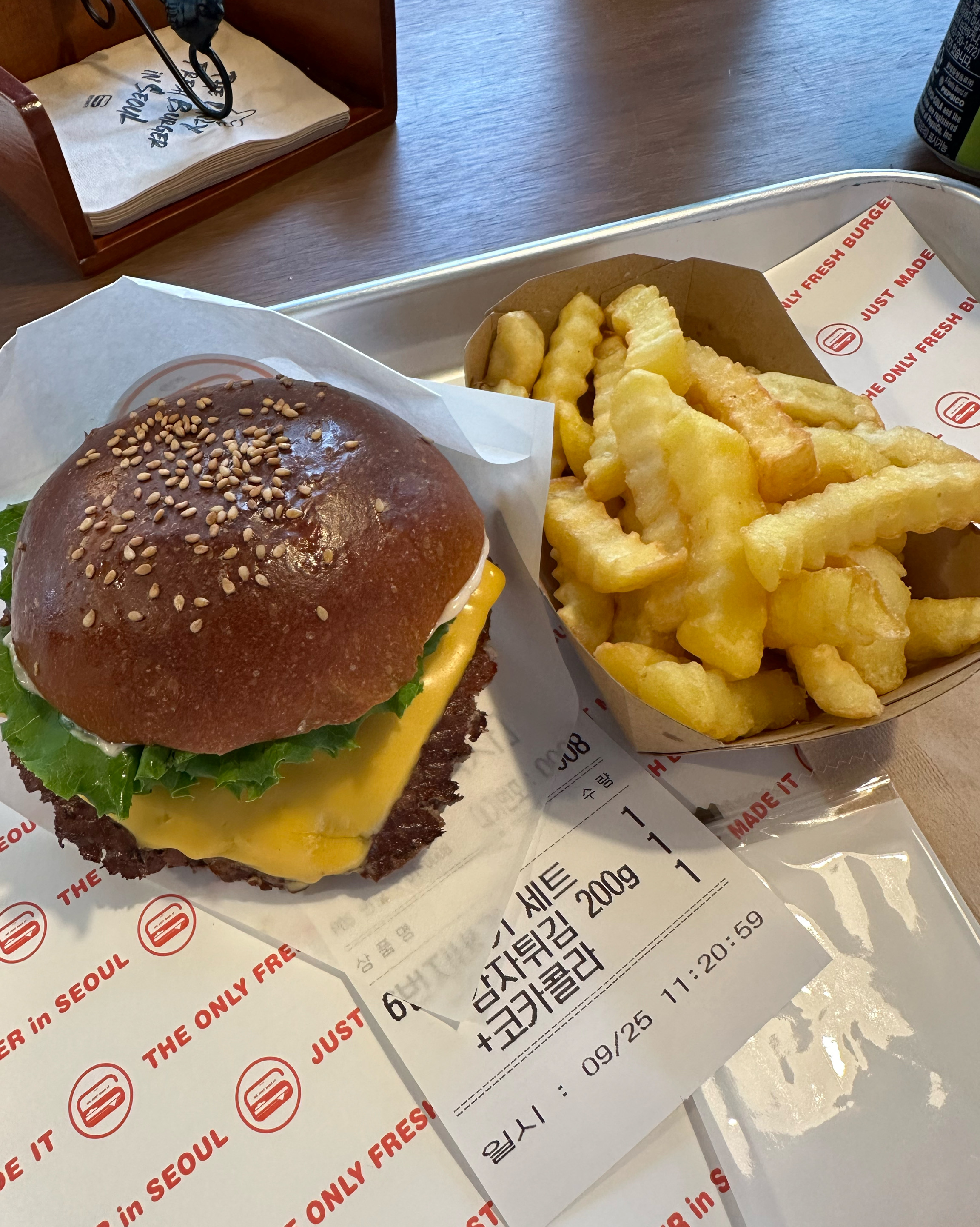  한국 서울 종로3가역 주변 수제버거 맛집 6번지버거