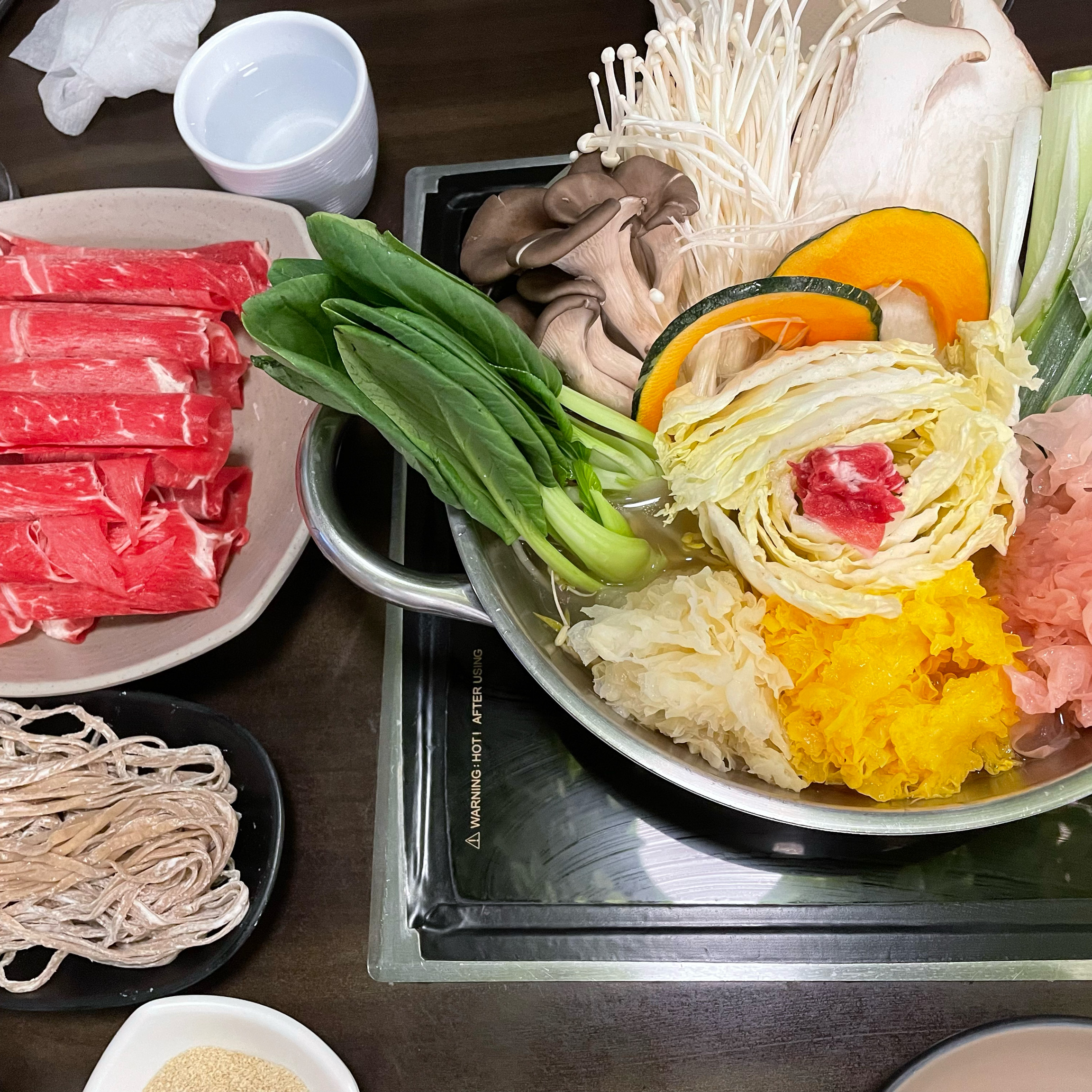 Dotturi Shabu Kalguksu Bulgwangcheon Stream, a famous restaurant in Jeungsan-dong, Eunpyeong-gu, Seoul