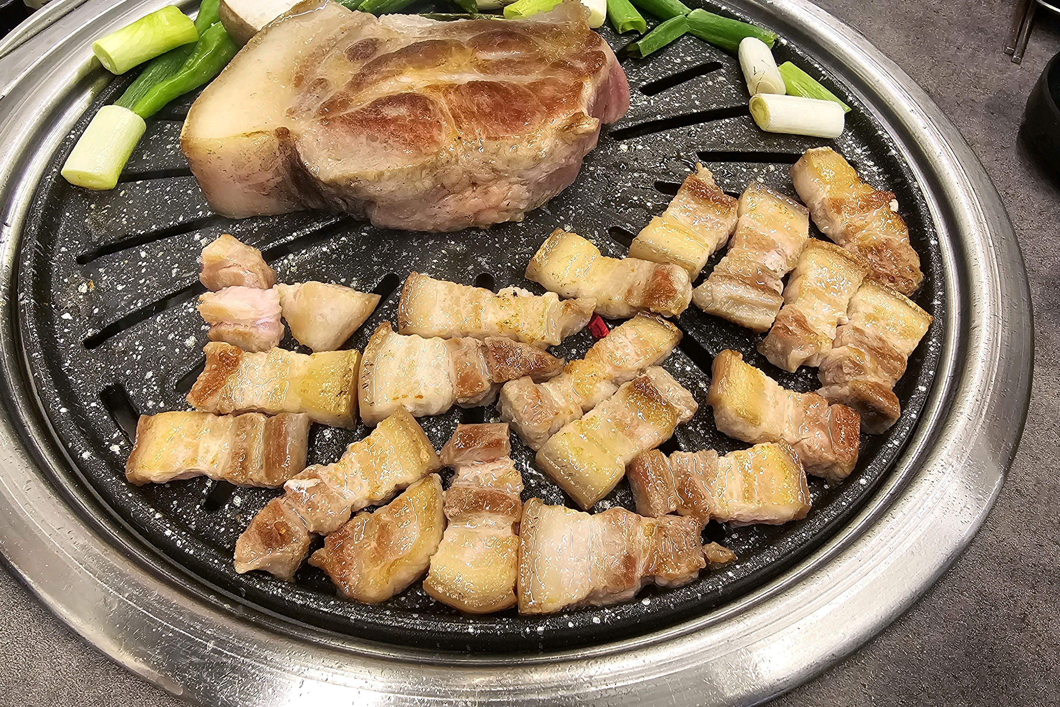 
서울시 송파구 가락본동 맛집 흑돈 1931
