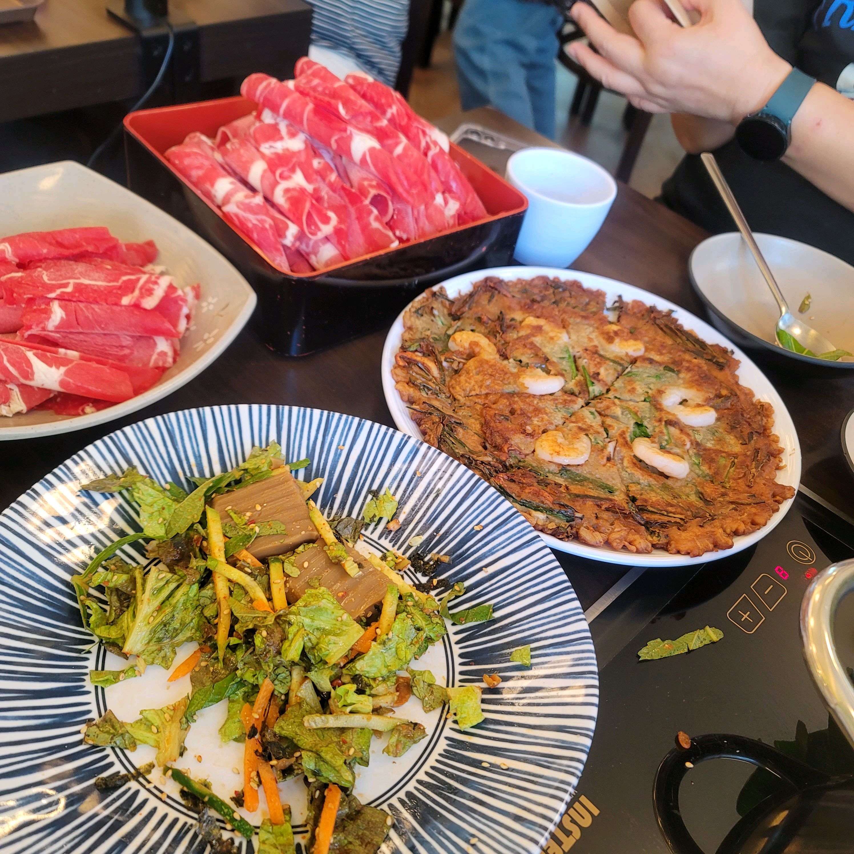 
서울시 은평구 증산동 맛집 도투리 샤브칼국수 불광천