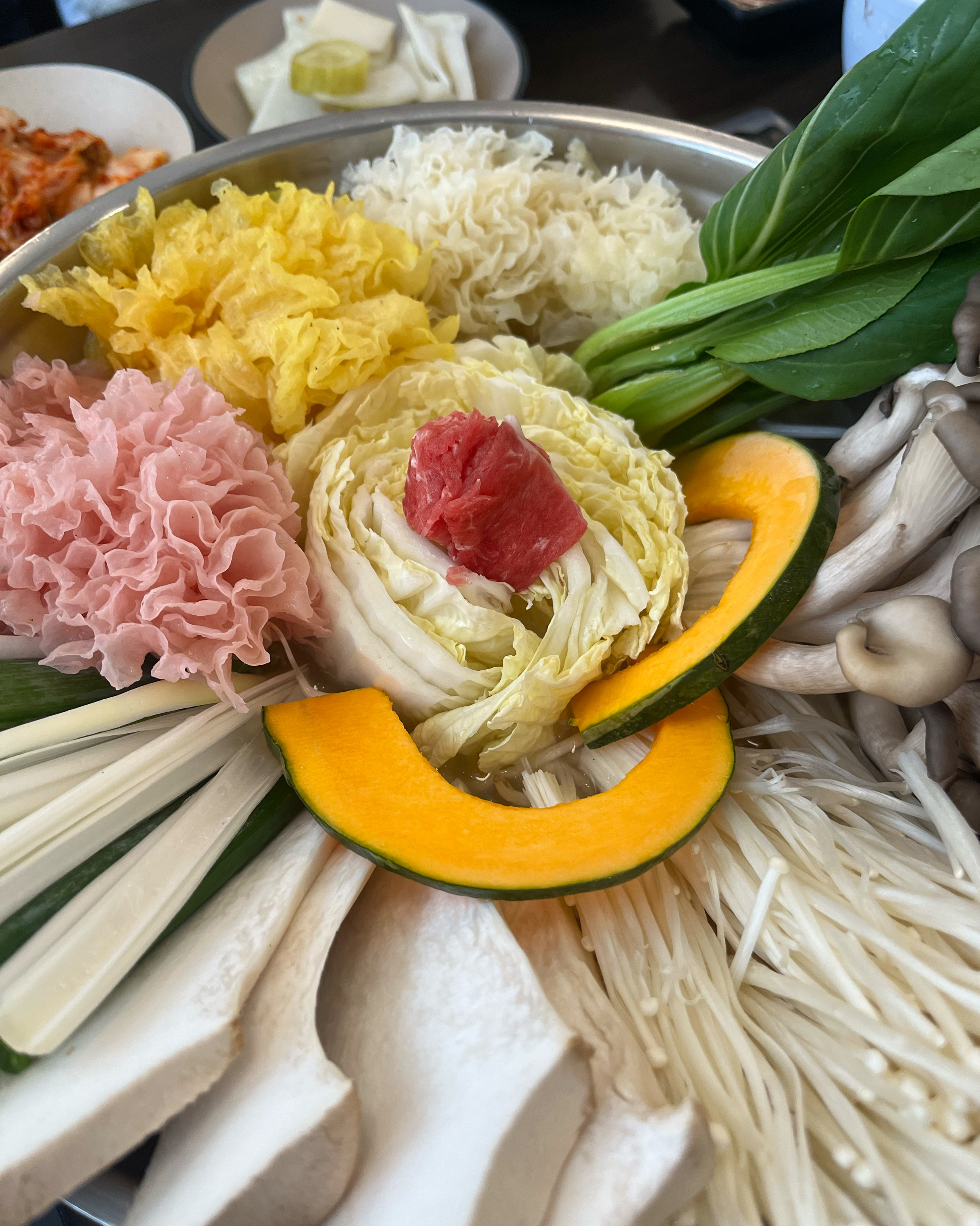 
서울시 은평구 증산동 맛집 도투리 샤브칼국수 불광천