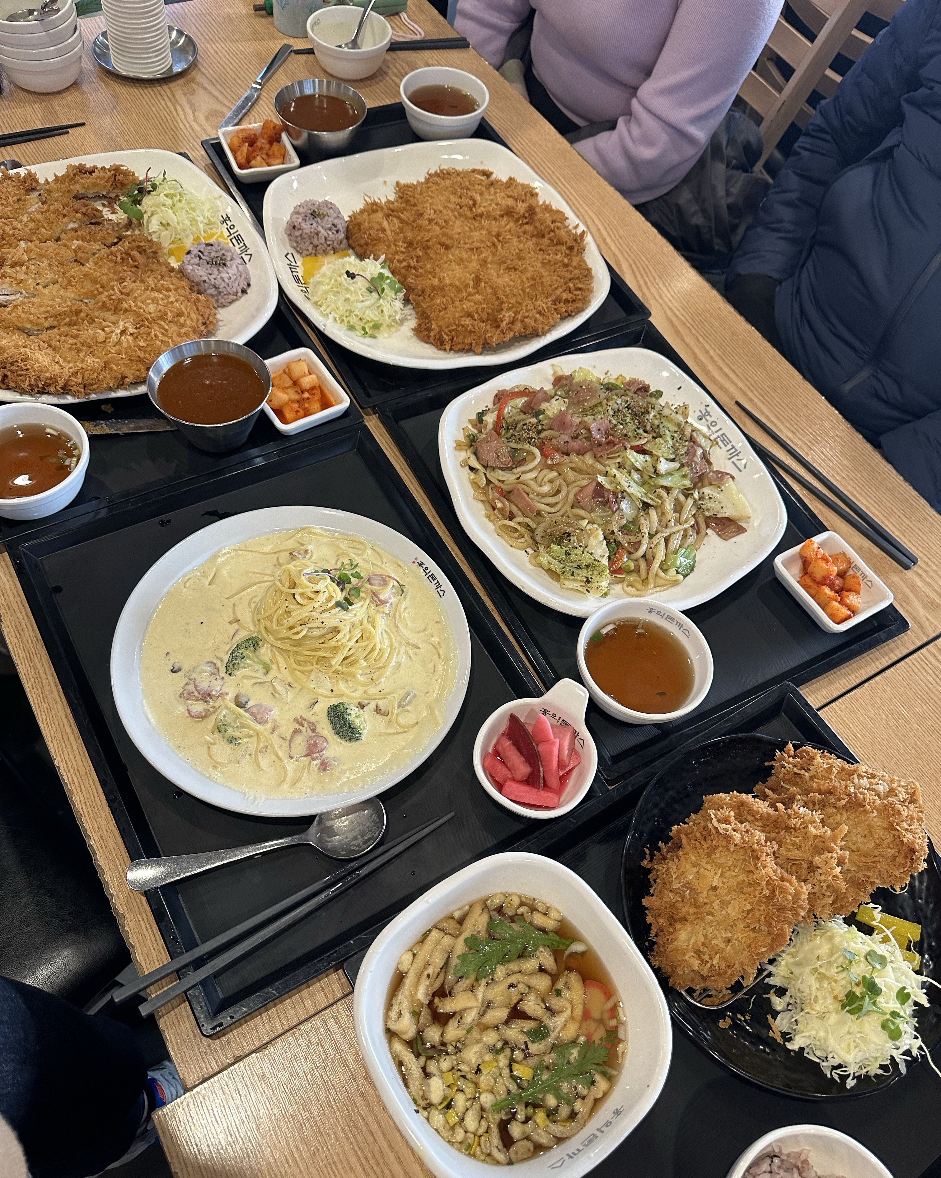 왕돈까스 사이즈 보고 완전 놀랬어요 :) - 향남 맛집 홍익돈까스 향남점