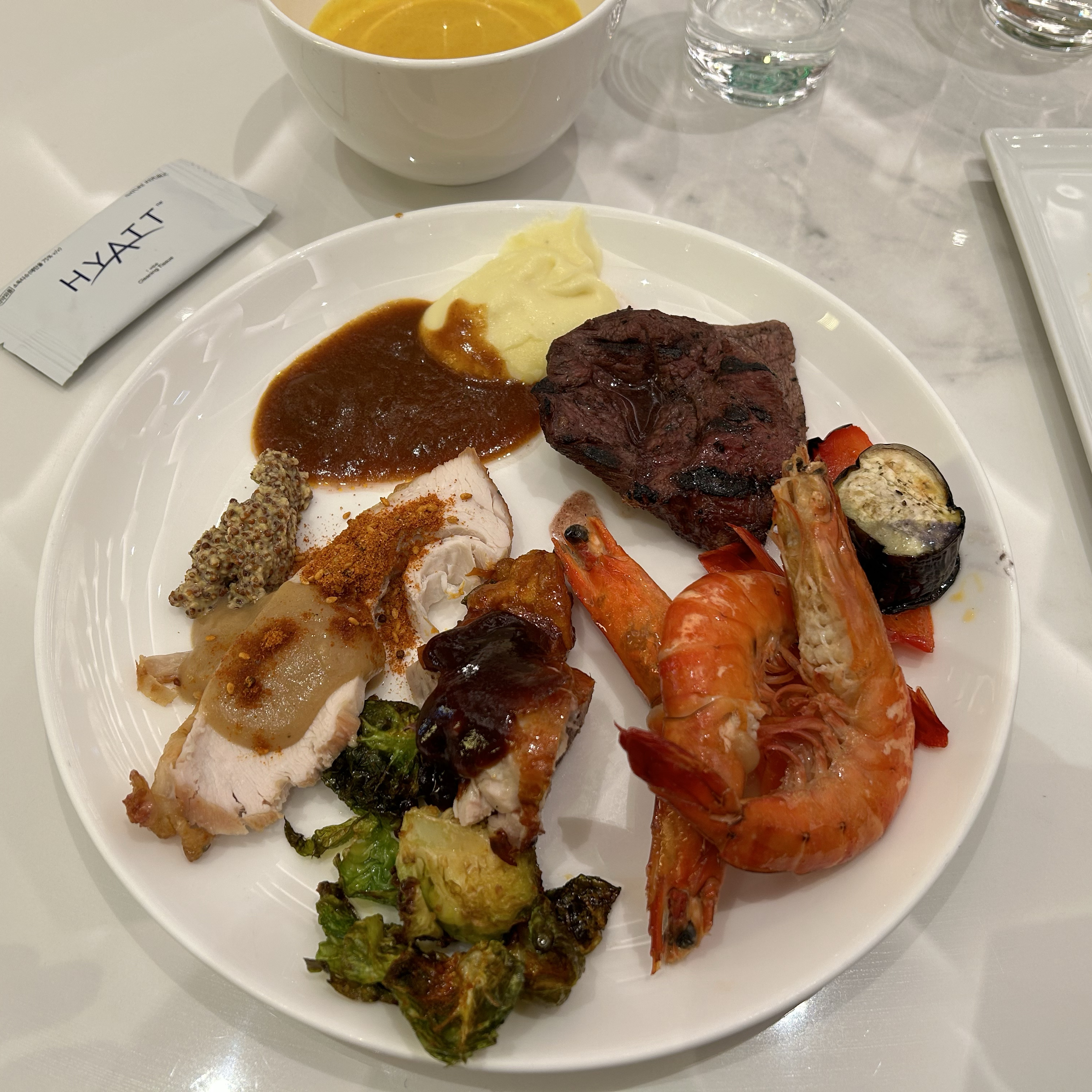 솔로지옥에 제주 하얏트가 나와서 제주 여행 기간에 미리 예약하고 다녀왔어요~ 역시 음식 다