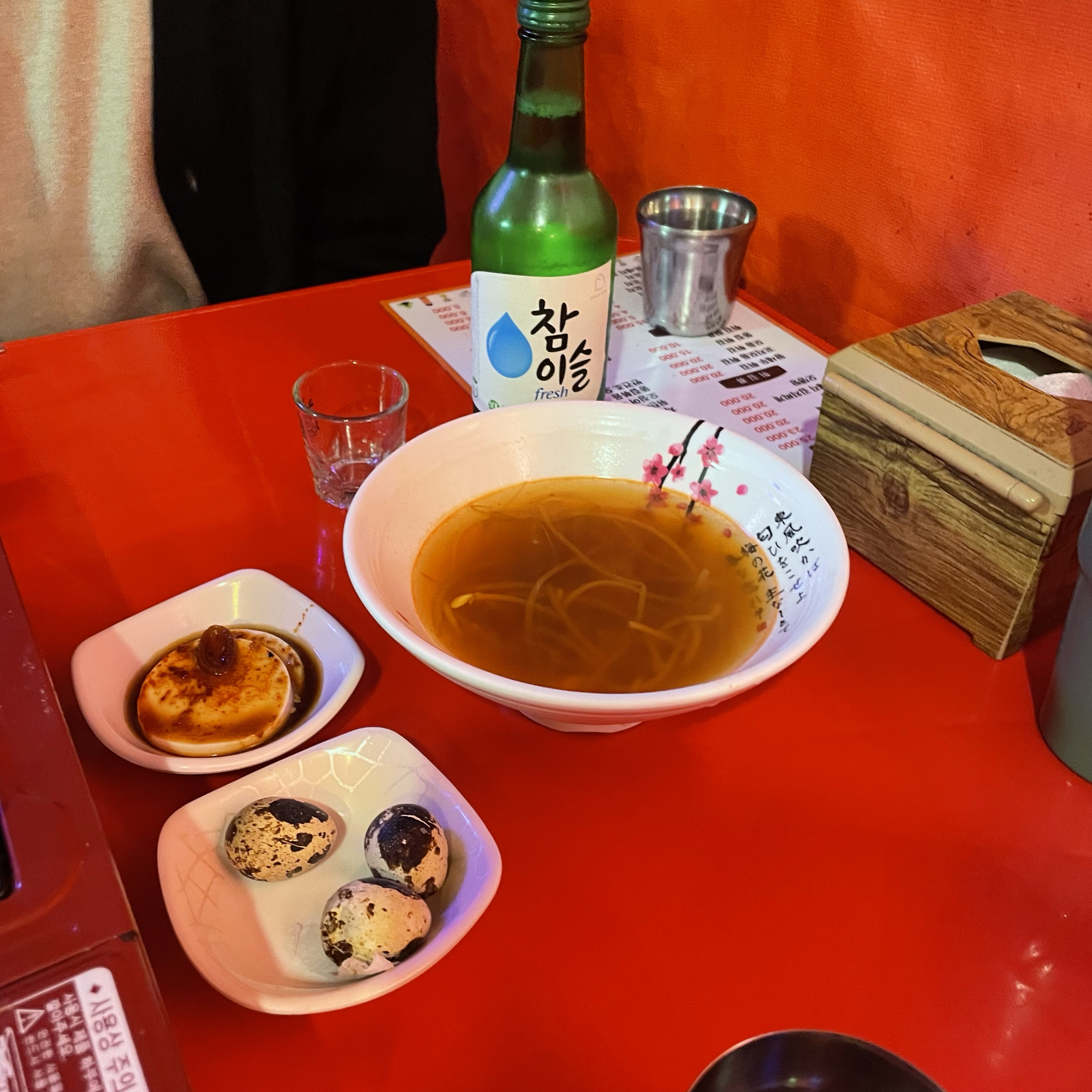 포차감성 느끼려고 벼르다가 와봤는데 여기 음악이 진짜 너무 좋더라구요!! 옛날 감성터지는