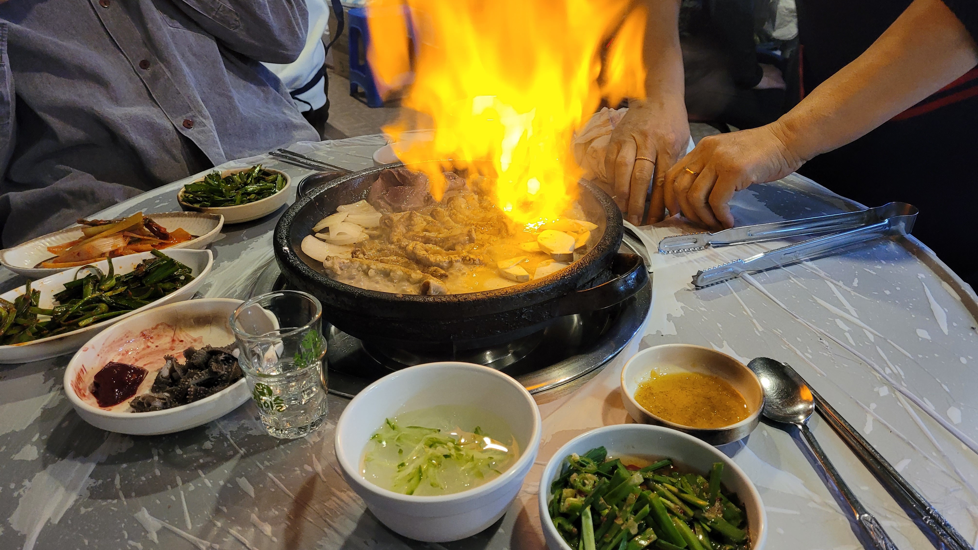 불쑈 멋있습니다. 양이 적었지만 볶음밥을 정말 맛있게 먹었어요:) - 천호동 맛집 천호소곱창