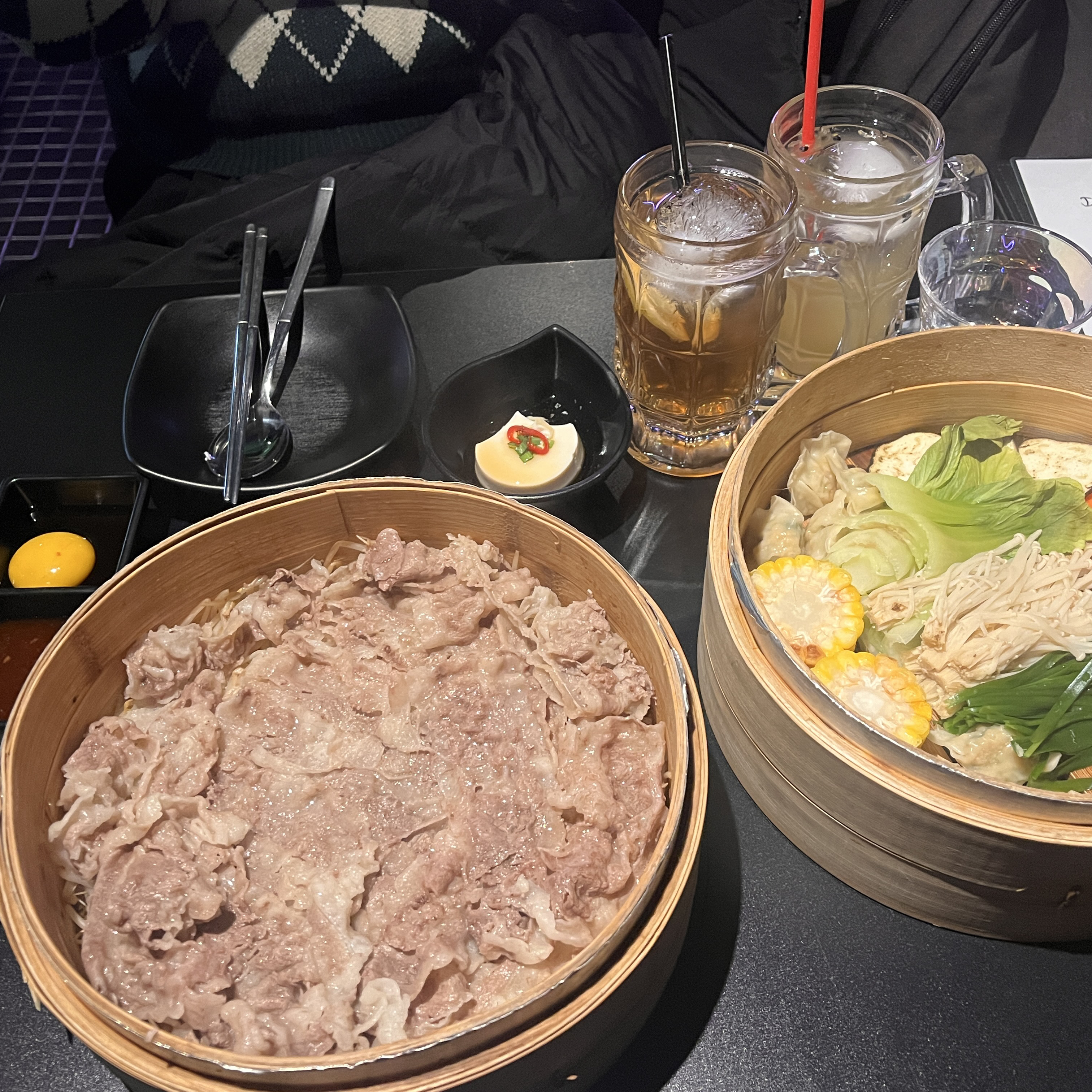 집 근처여서 친구와 함께 한잔 하러 갔는데 분위기도 좋고, 너무 맛있게 잘 먹었어요. 하이