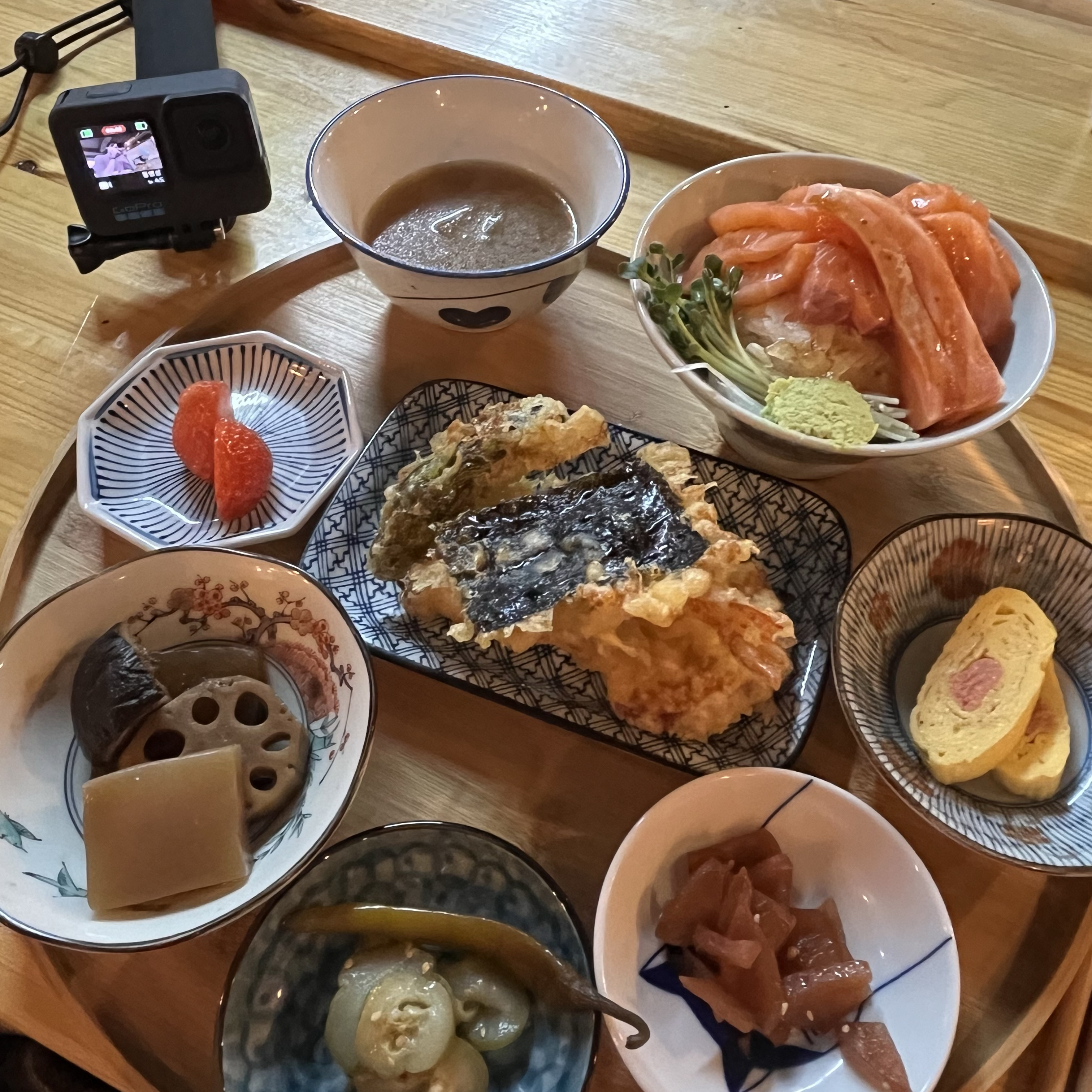 할머니댁 근처라 방문했는데.. 맛집은 괜히 맛집이 아니네요 ㅠㅠ 웨이팅 가끔 있지만 회전율