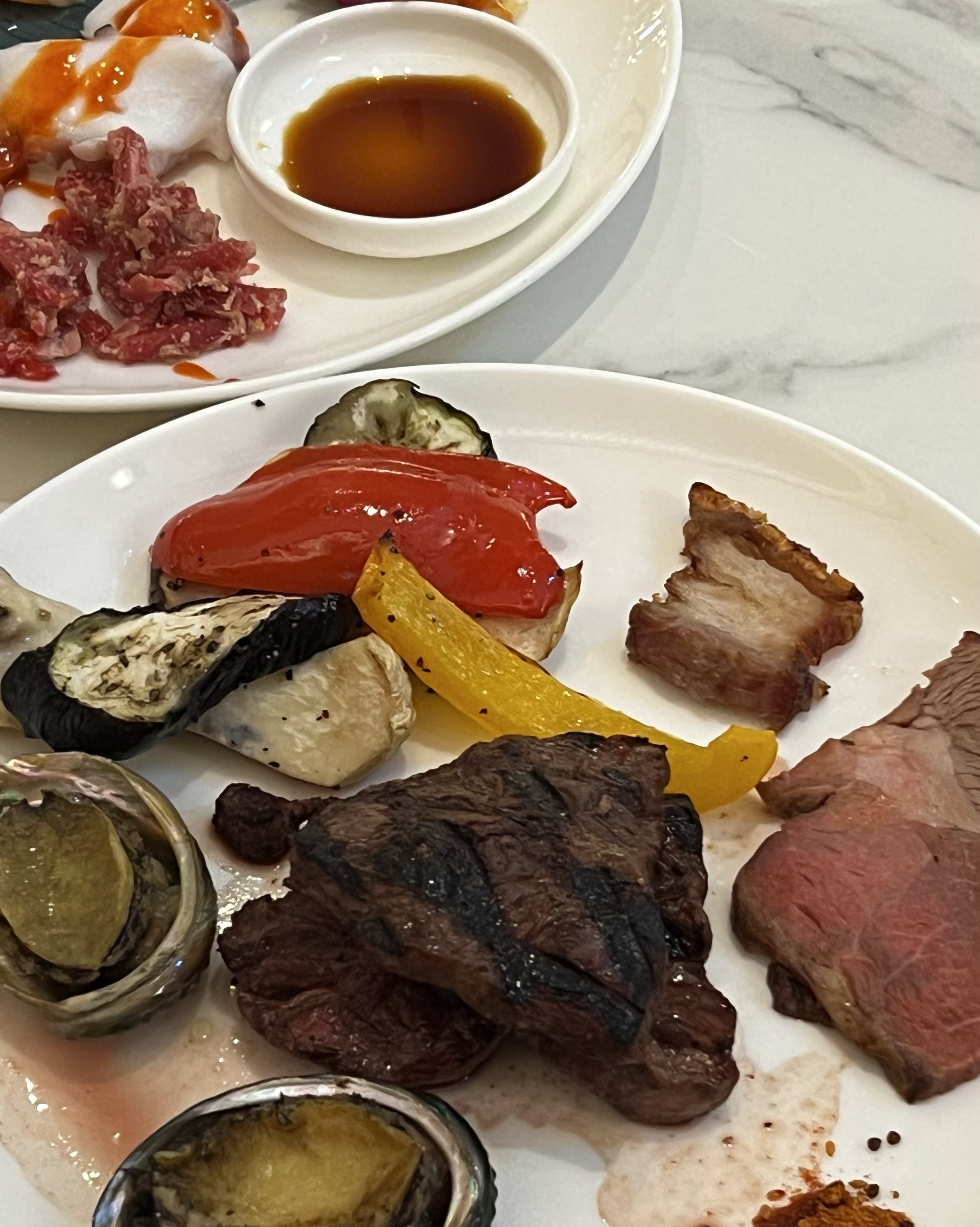 음식 종류가 다양하고 맛있어요 디저트가 좀 더 만족스러웠던 것 같아요 디저트 종류가 정말 