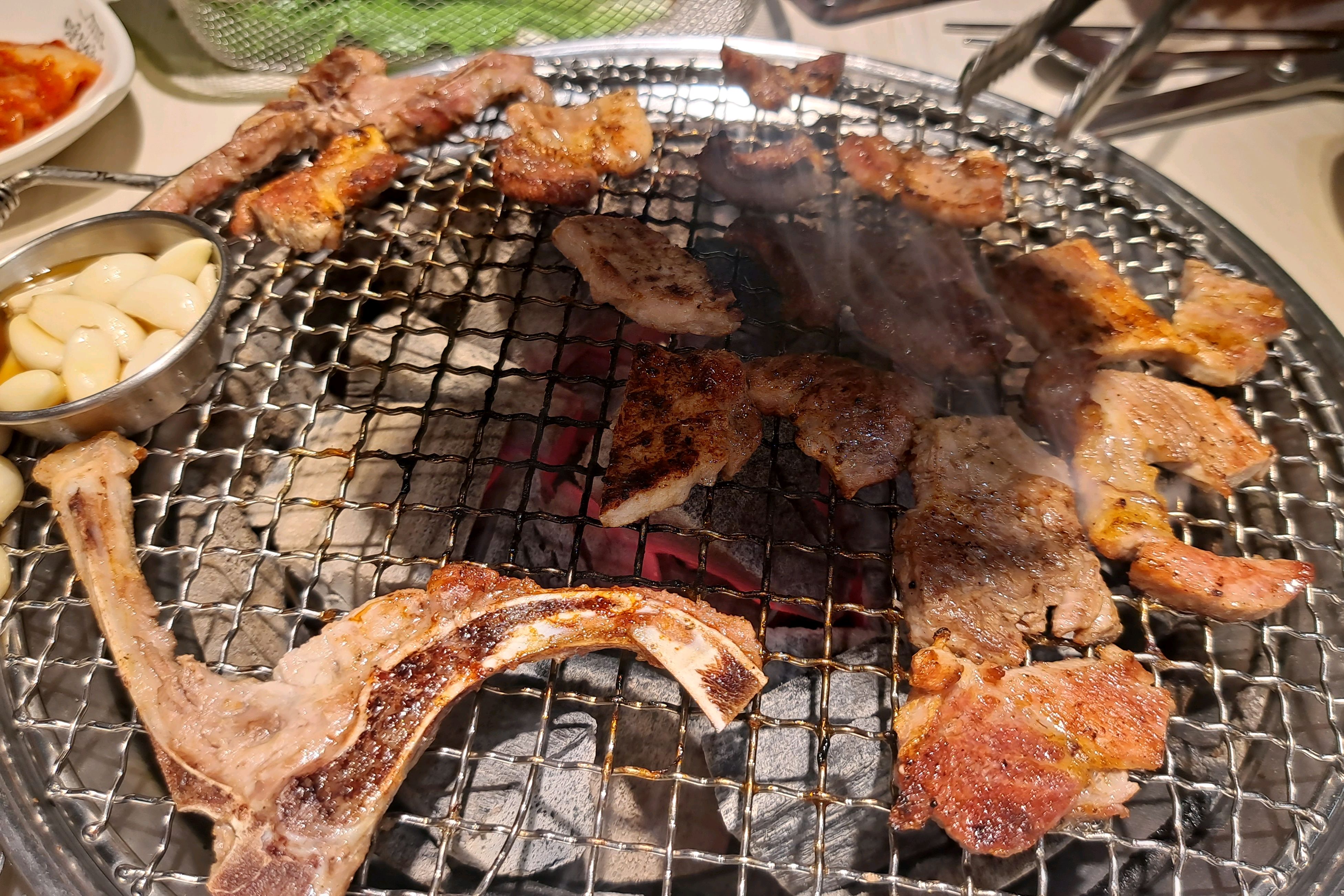 돈마호크,삼겹살,돼지갈비,껍데기까지 맛있게먹고왔습니다~ 집근처에 있어서 가족모임하기 너무좋