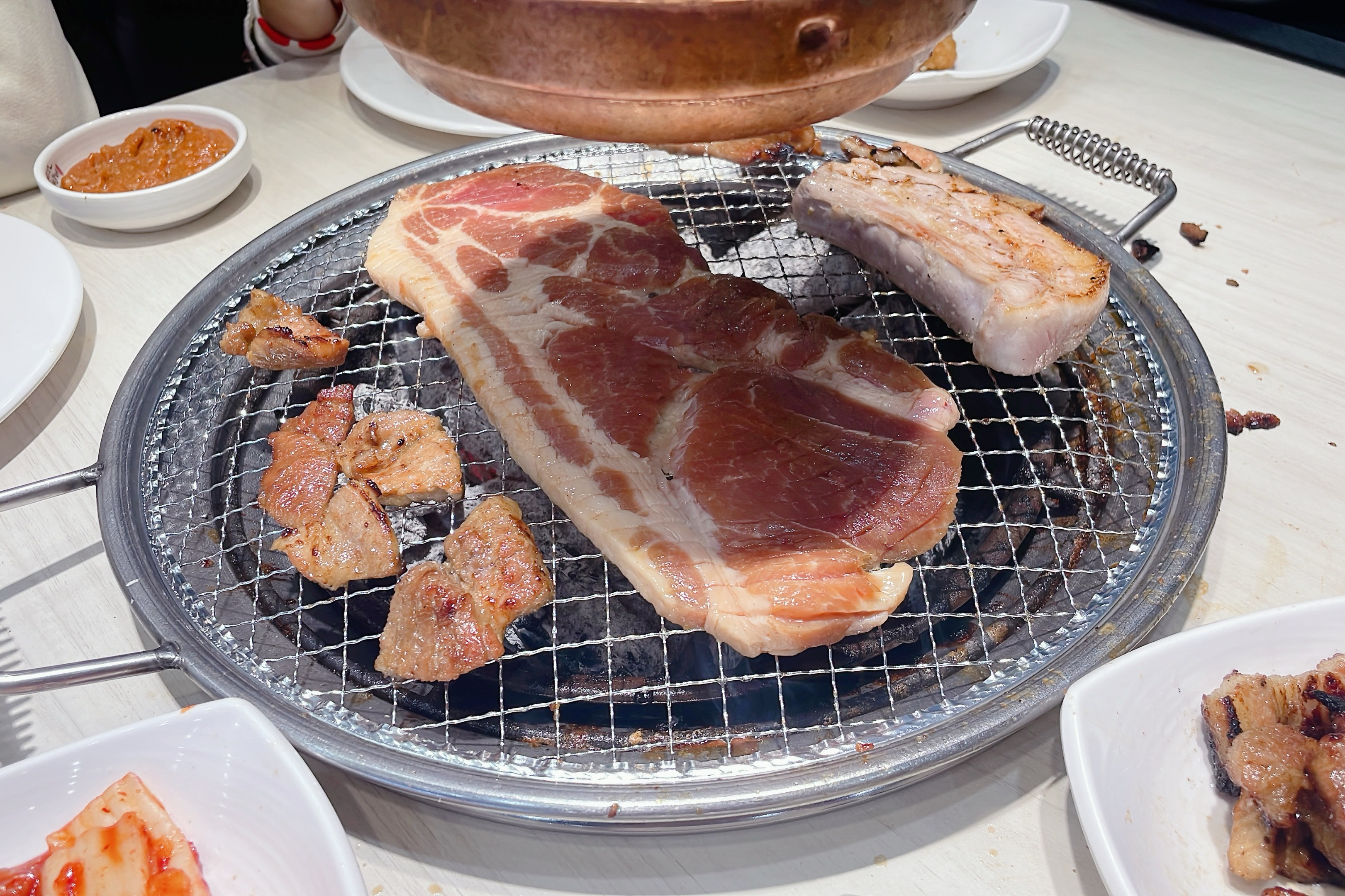 고기 맛있어요~~ 떡볶이도 있고 튀김도 있어서 잘먹고기요^^ - 광주 신현동 맛집 명륜진사갈비 광주신현점