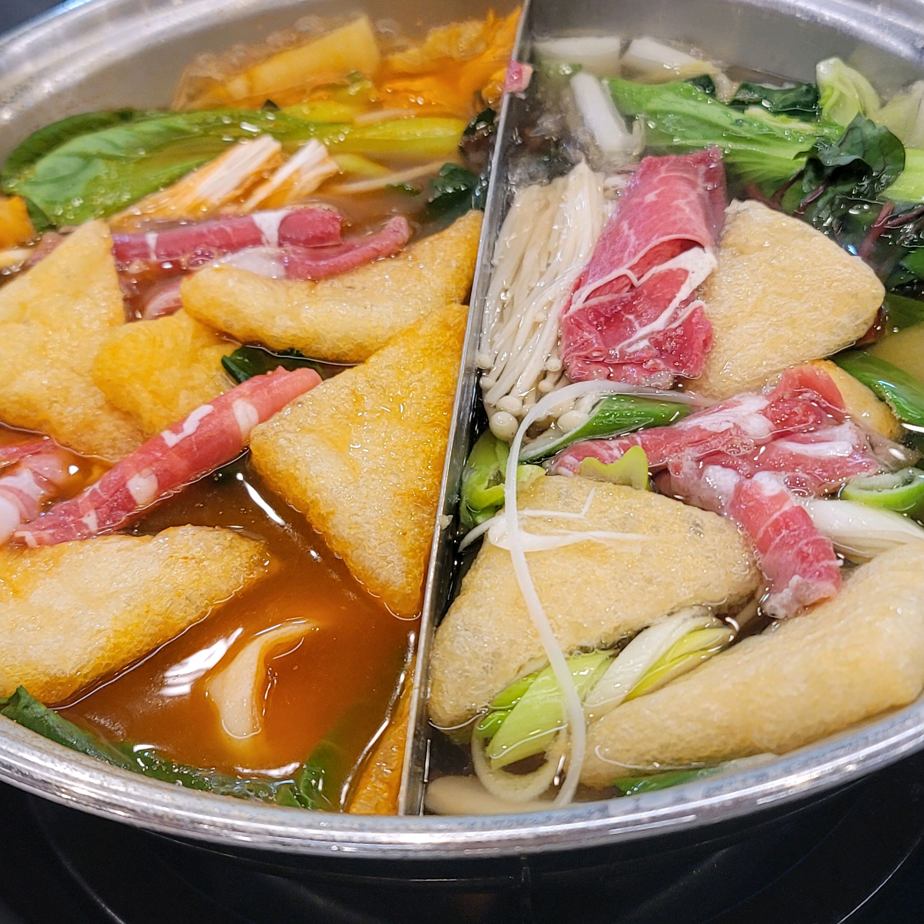 고기도 푸짐하고 마무리로 볶음밥까지 쵝오..! 셀프바도 맛있는게 너무많아서 배불리먹었어요!