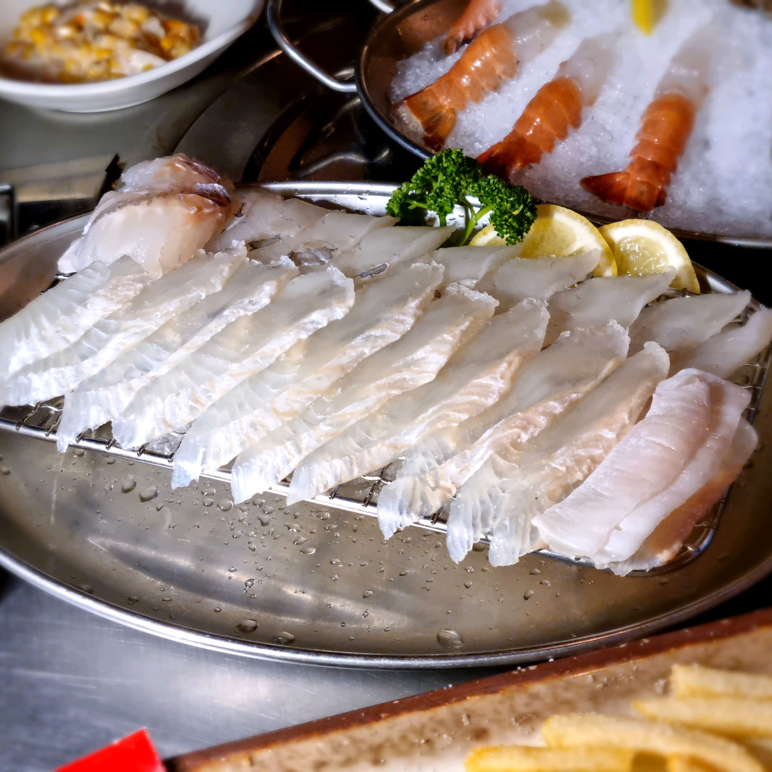  시청역 해물 칼국수 전문점 명동횟집