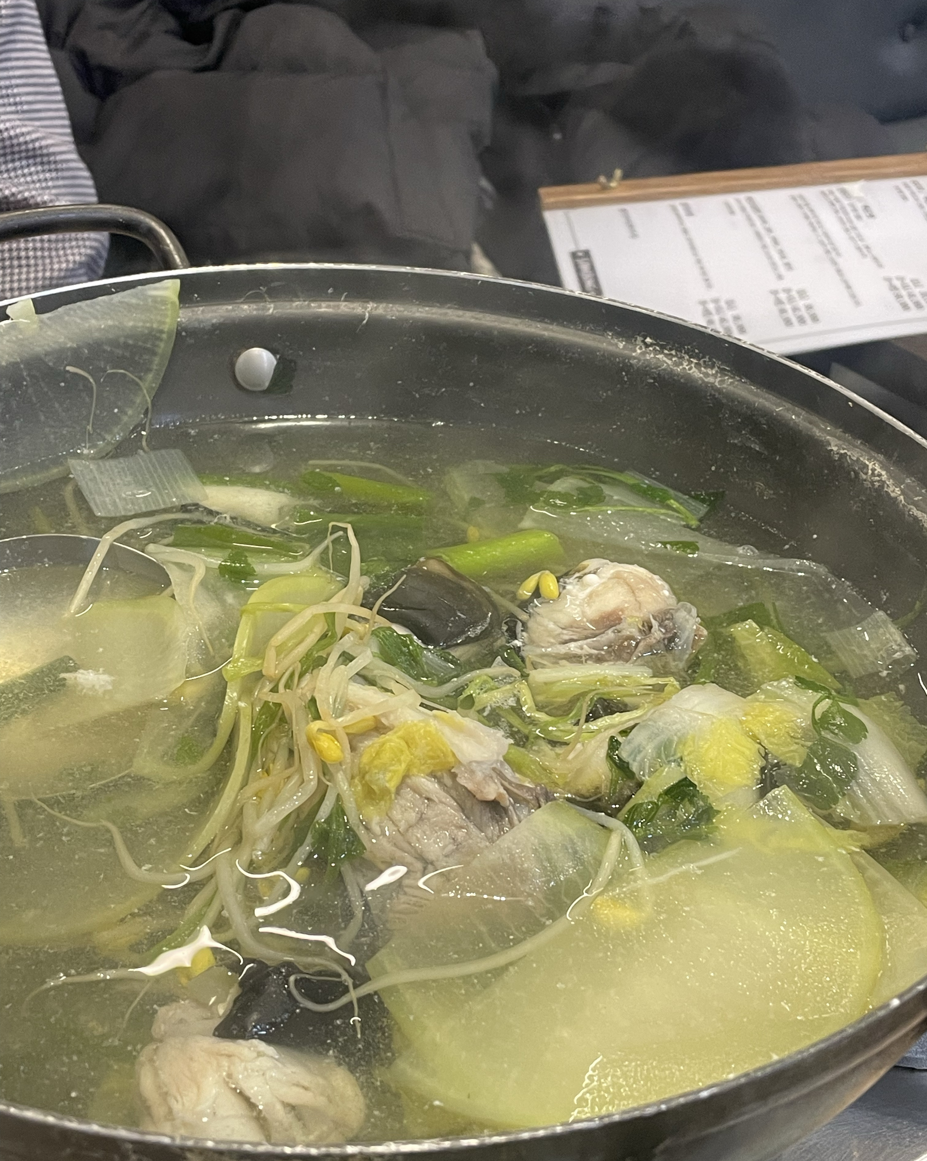 추운 날 가서 복지리 먹었는데 깔끔하고 맛있었어요! 사장님도 친절하시고 식사 후에 수정과도