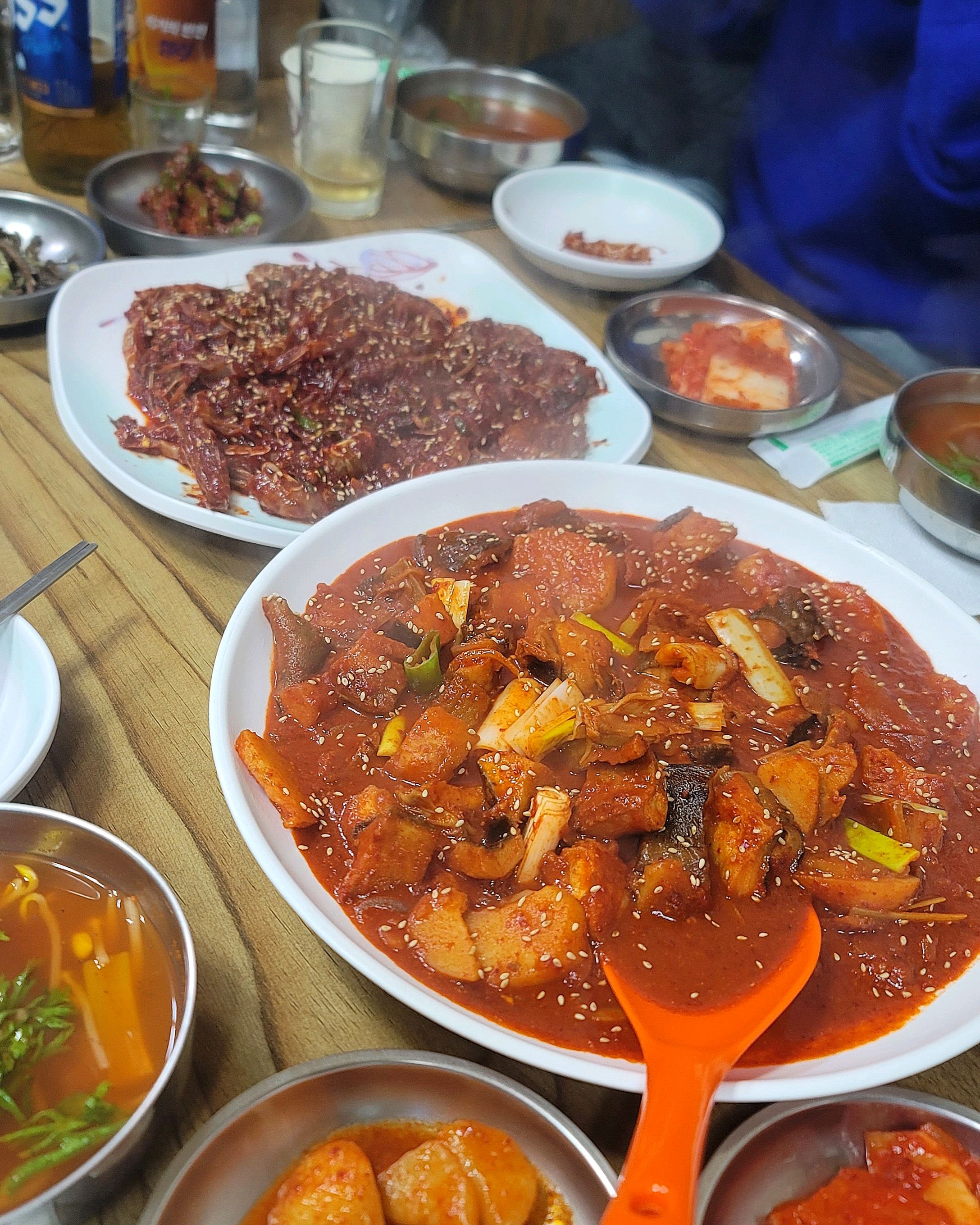 작년 추석에 오고 친구가 새우무침 땡긴다고 재방문했는데 사장님께서 알아봐주심ㅎㅎ 새우무침이