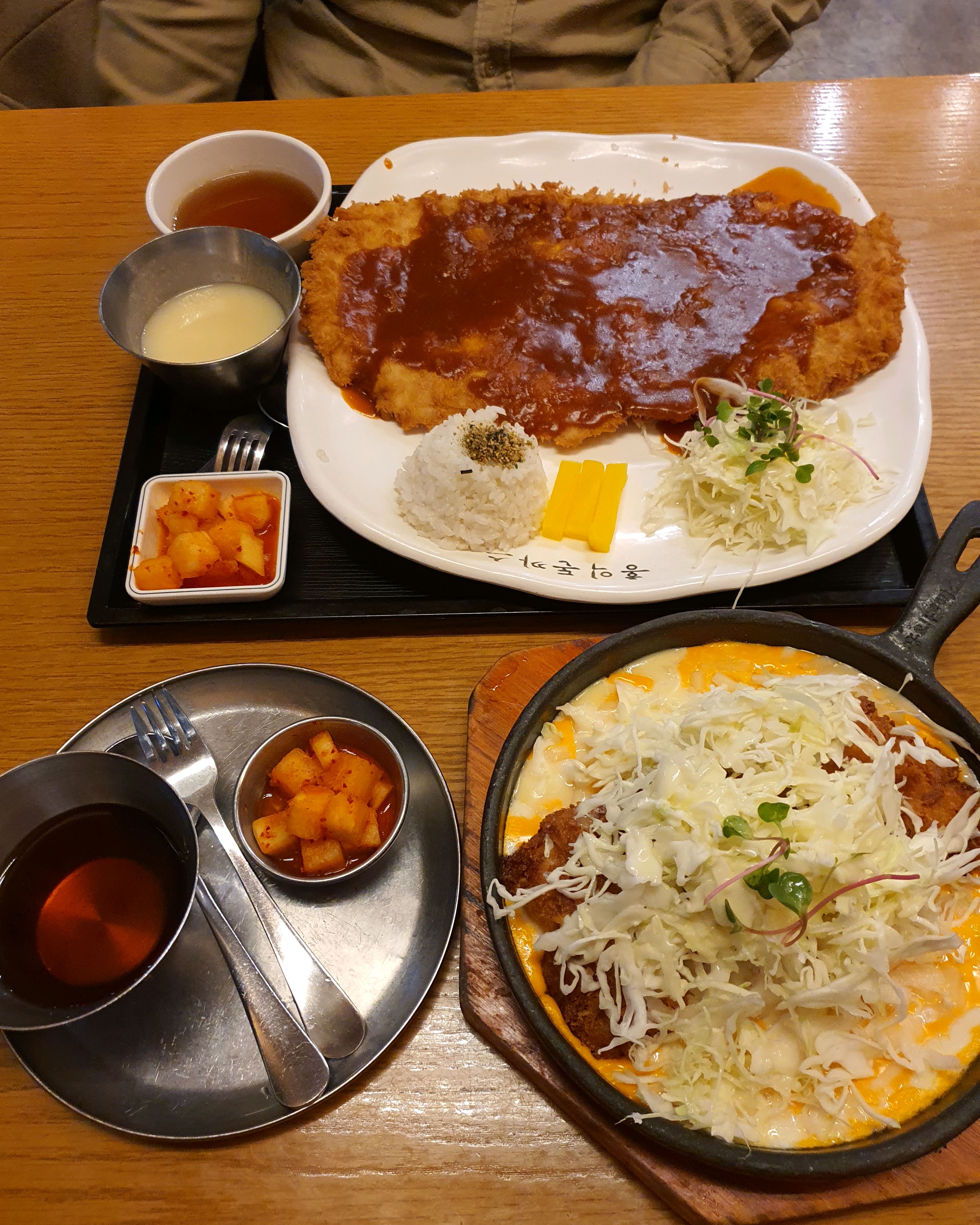 너무 궁금해서 방문했다가 실망을 하고 왔네요 - 오산 맛집 홍익돈까스 오산점