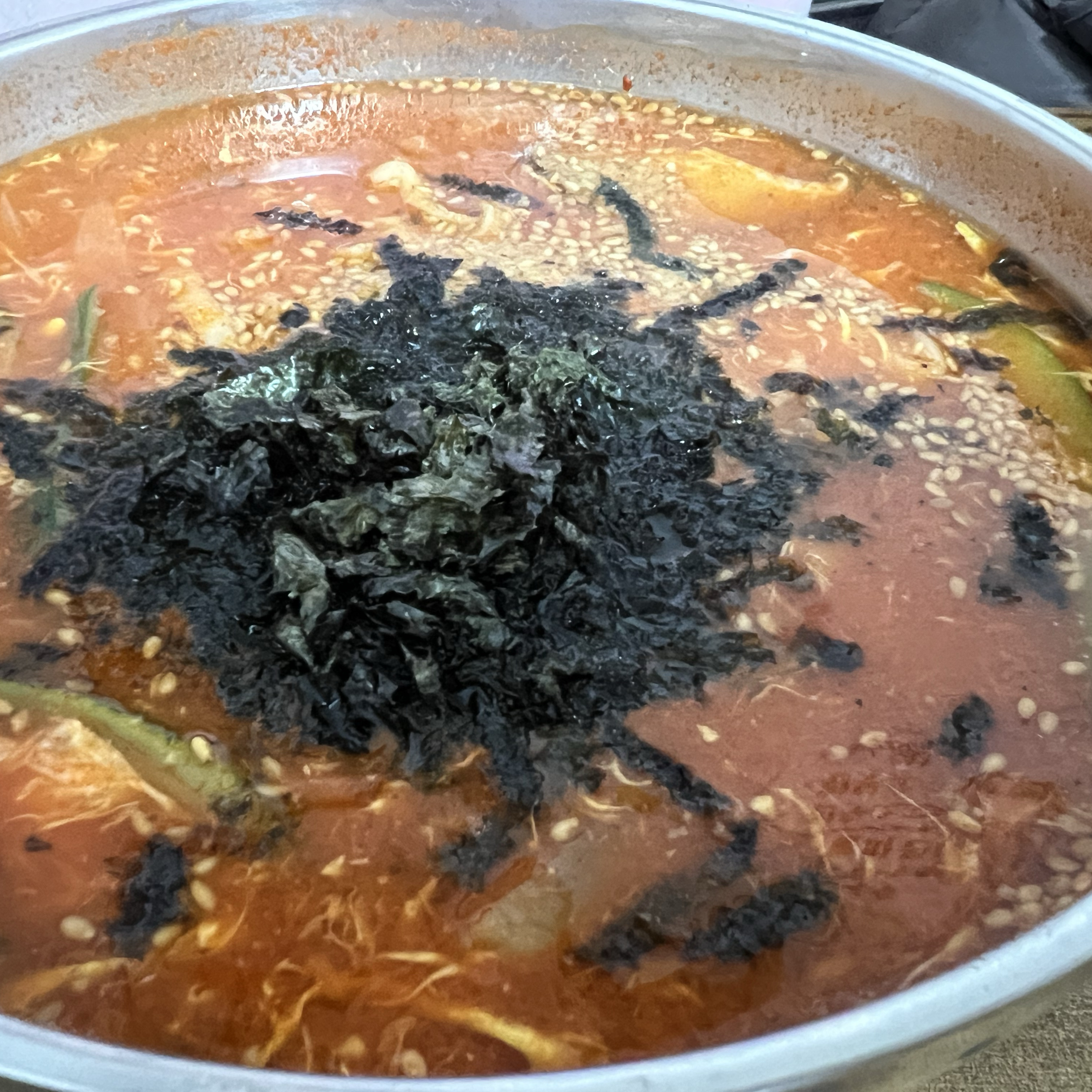 강원도여행을 가면 항상 대게나킹크랩을 먹었는데..첨으로 장칼국수 먹기로해서 리뷰보고 왔는데