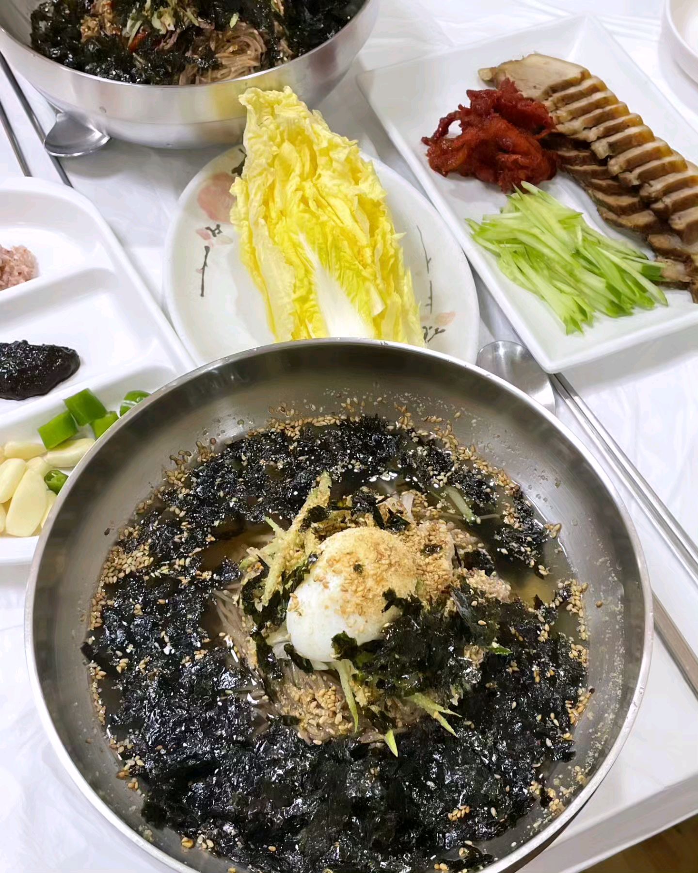 저희는 막국수 맛집답게 - 아바이마을 맛집 함흥막국수