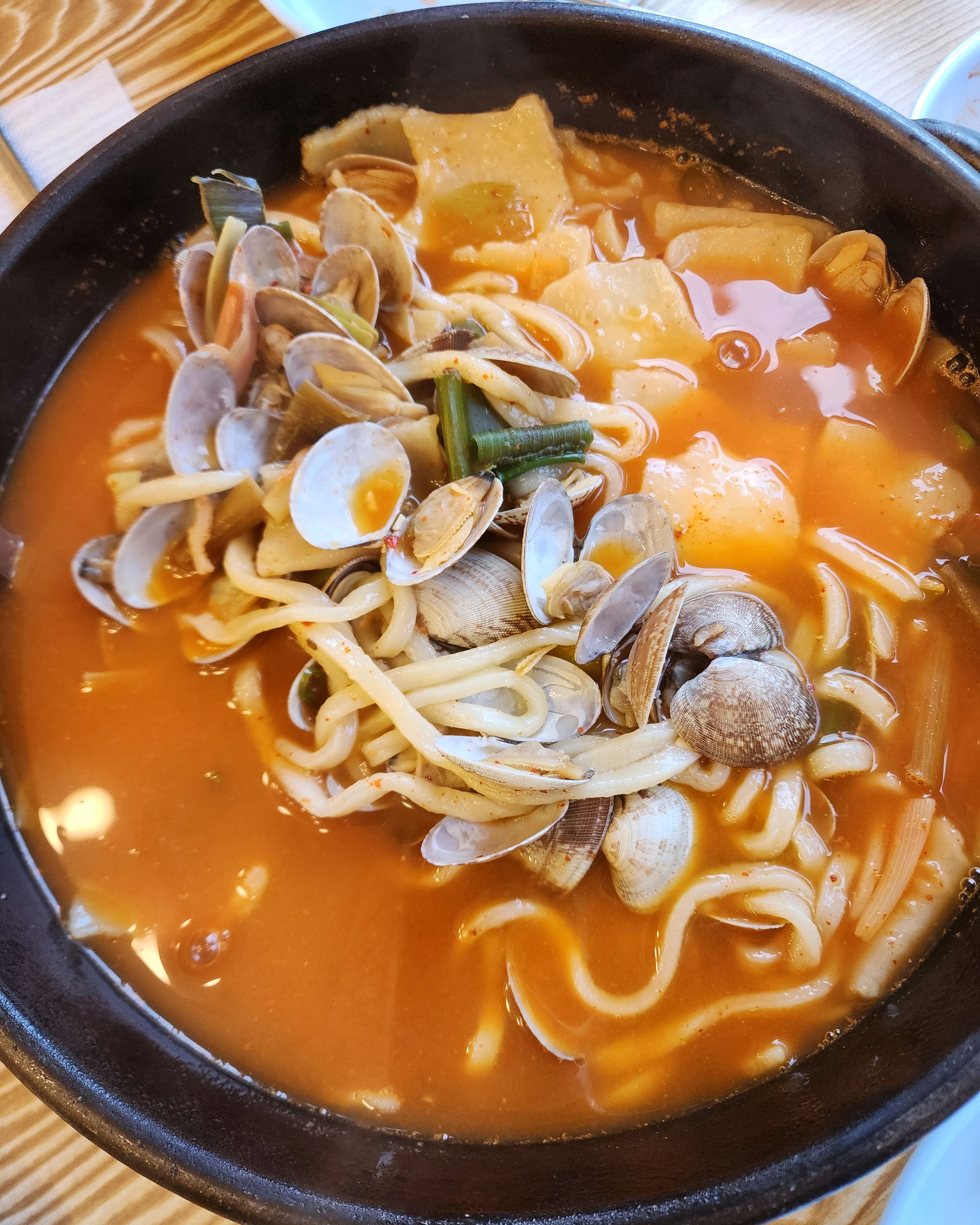 바지락 얼큰 칼제비 맛나요 ㅎ - 천호동 맛집 이가네바지락칼국수