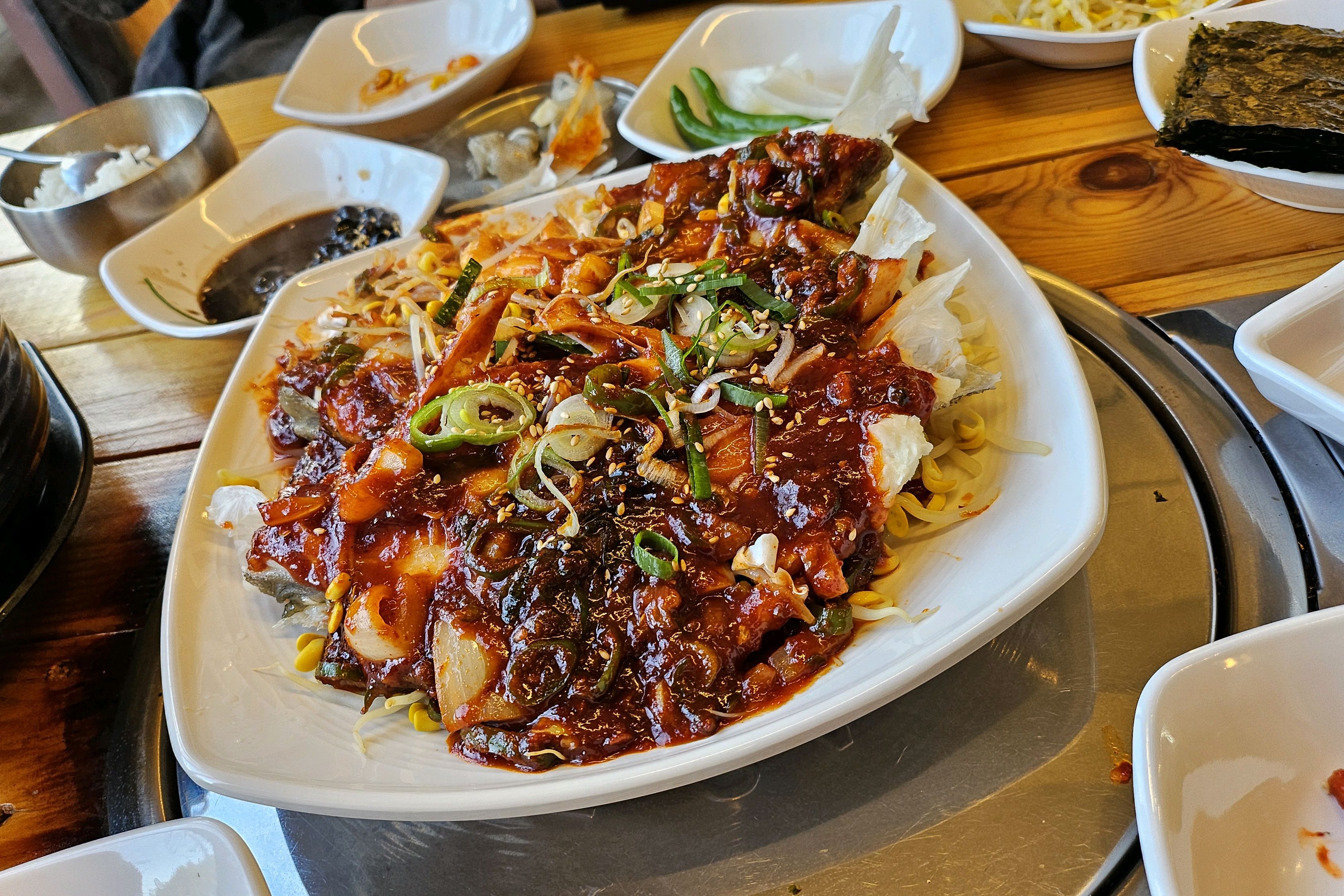 저번에 전골이 맛있어서 재 방문했는데 이번에는 대구뽈불고기가 맛있어서 후기 남깁니다. - 송정 맛집 찬란한대구탕