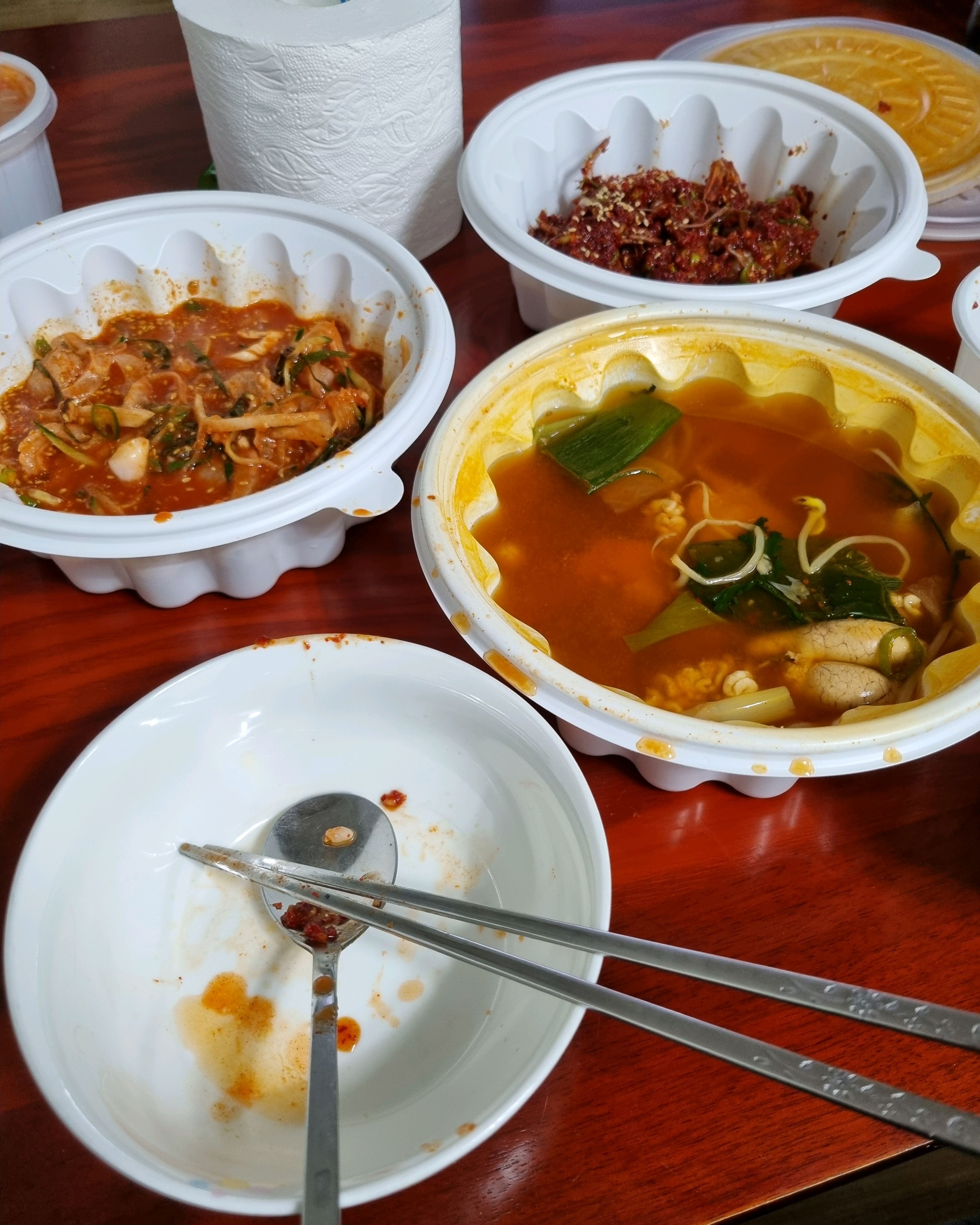 삼척놀러와서 맛집찾다가 시간이 늦어서 포장해서먹었는데, 진짜 이정도면 여자사장님이 요리실력