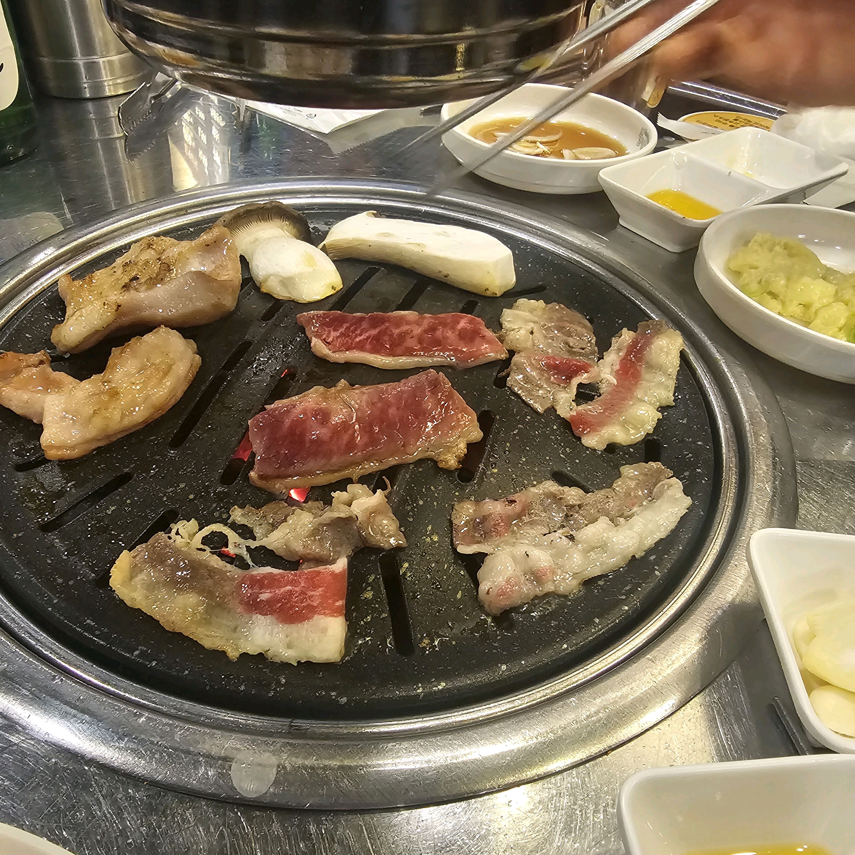 가족모임으로 찾은 부산 송정~~미리 예기듣고 꼭한번먹고 가고싶어서 미리예약하고 찾아왔는데