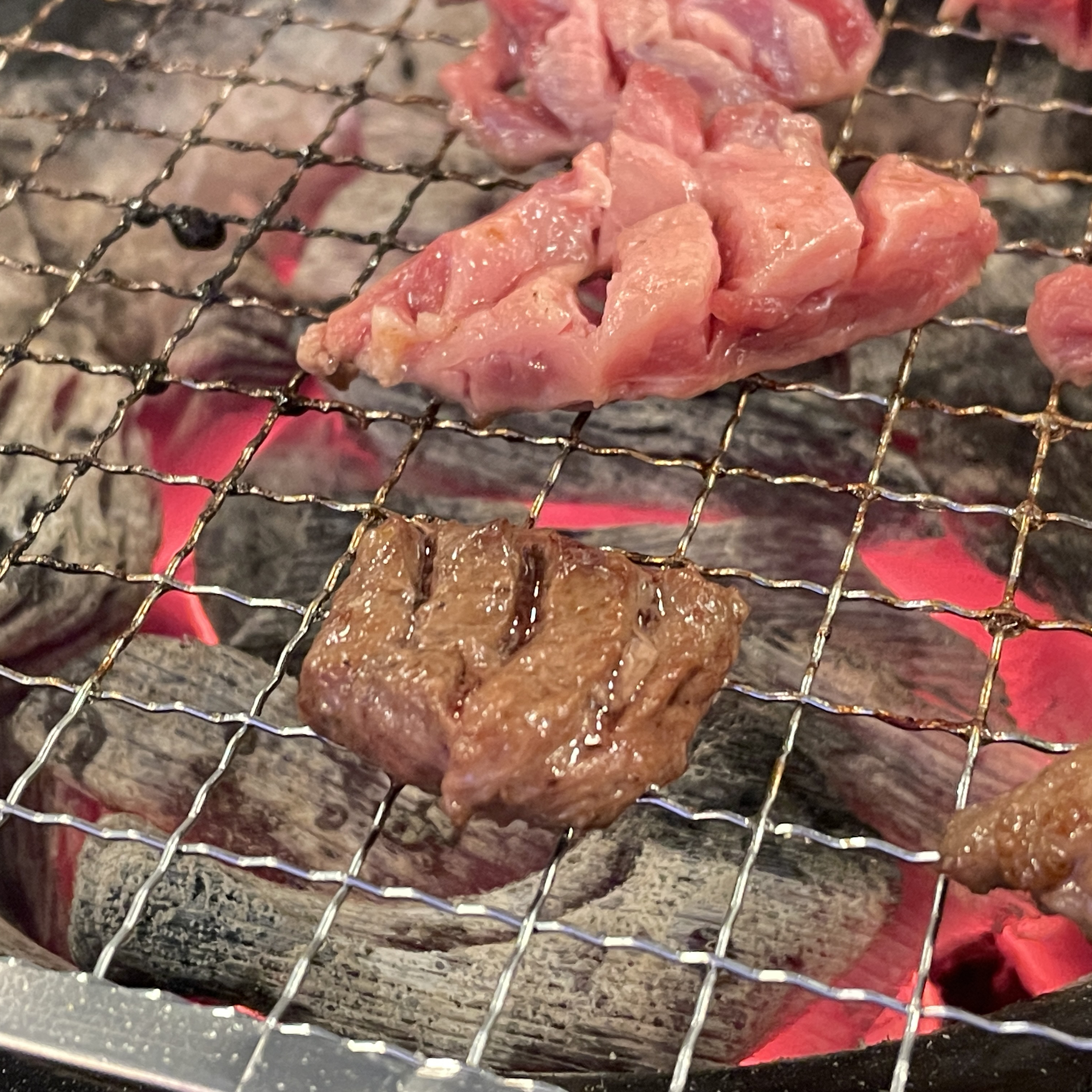 푸짐하게 차려진 식탁 한상