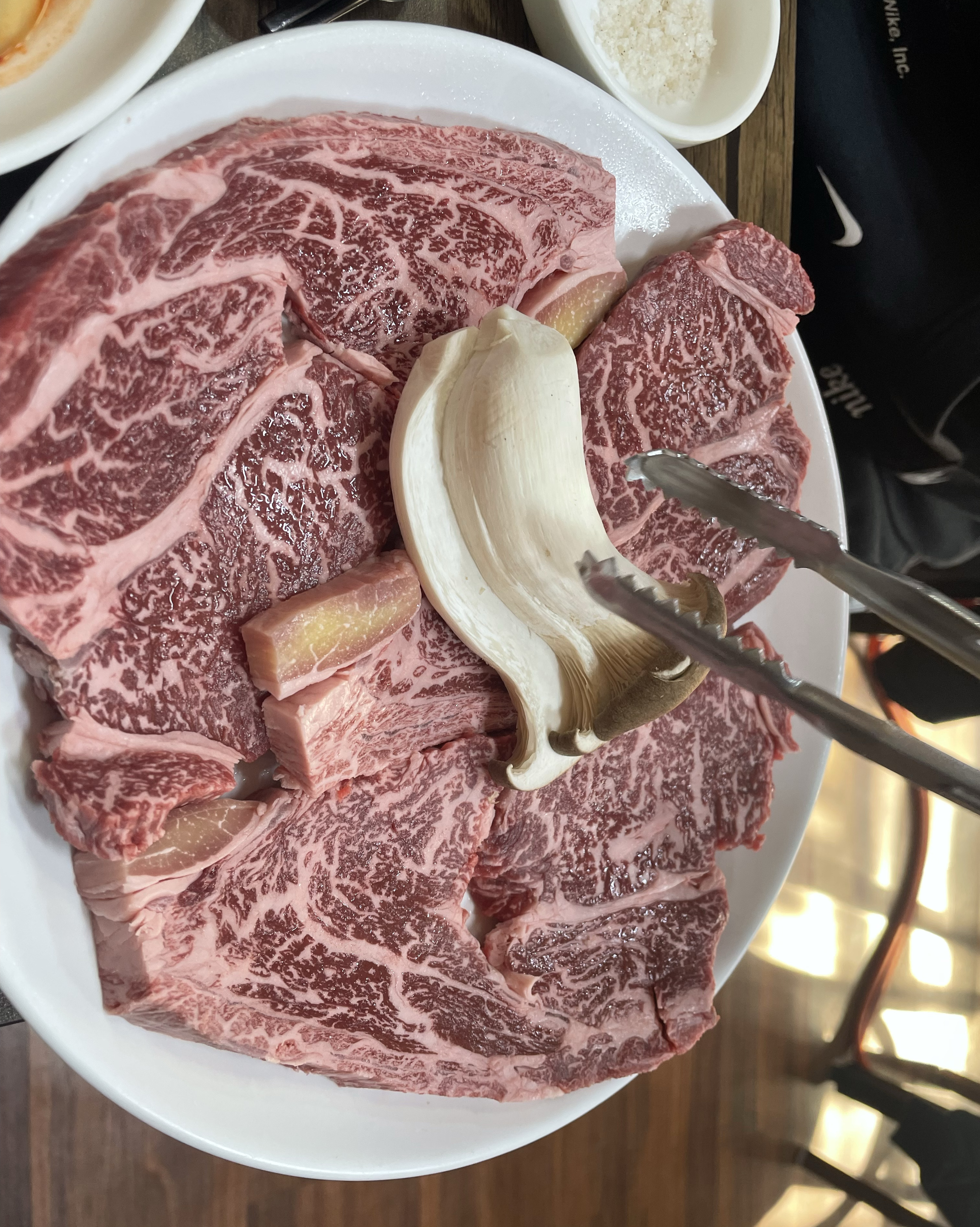 12월에 라카이 리조트 갔다가 근처라서  우연히 가봤는데 세상에 고기가 너무 좋더라고요~ - 경포대 맛집 경포가든