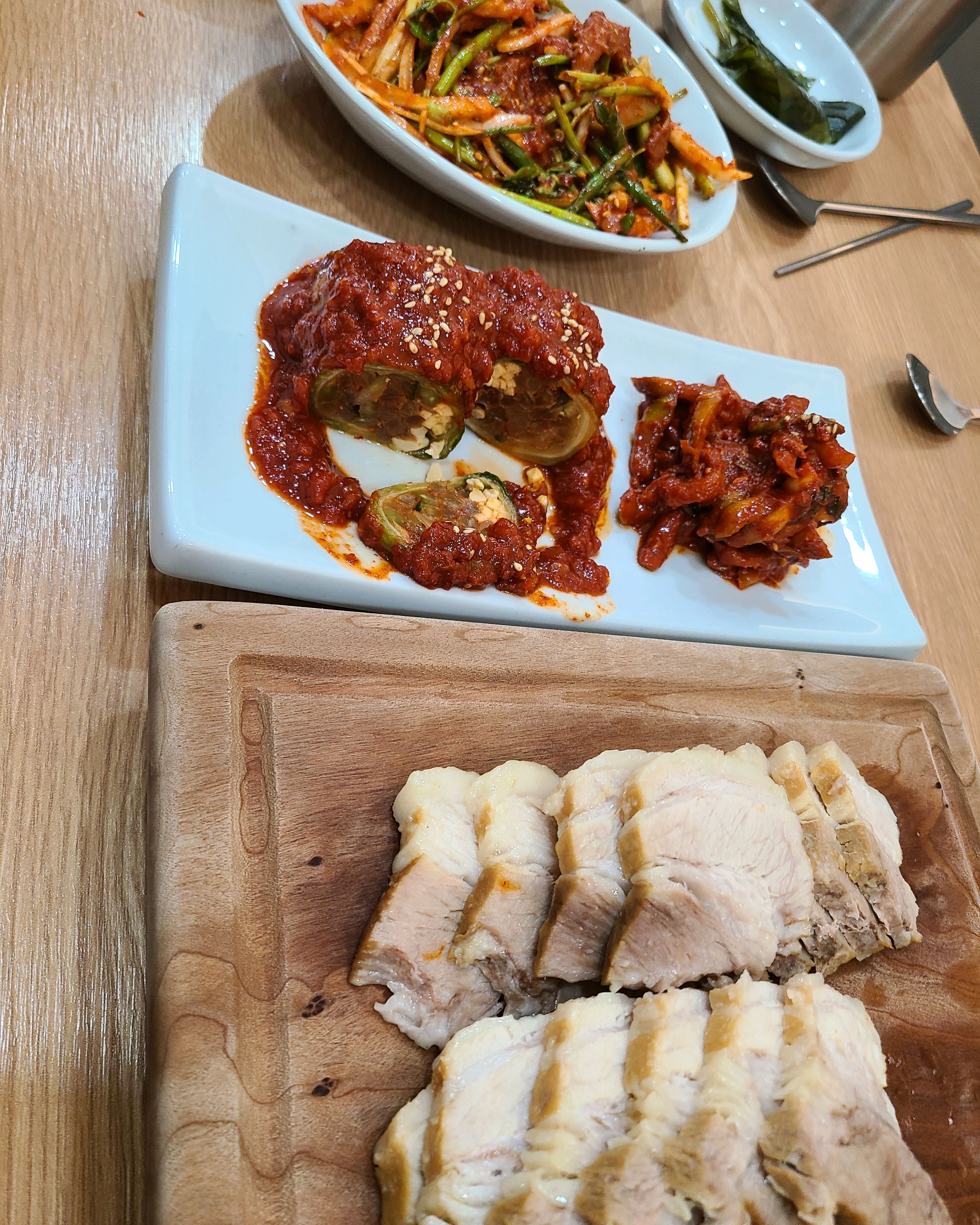 저는 회무침이 가장 맛있었고 남편과 아이는 보쌈김치가 가장 맛있다고 합니다 - 불당동 맛집 이선생보쌈