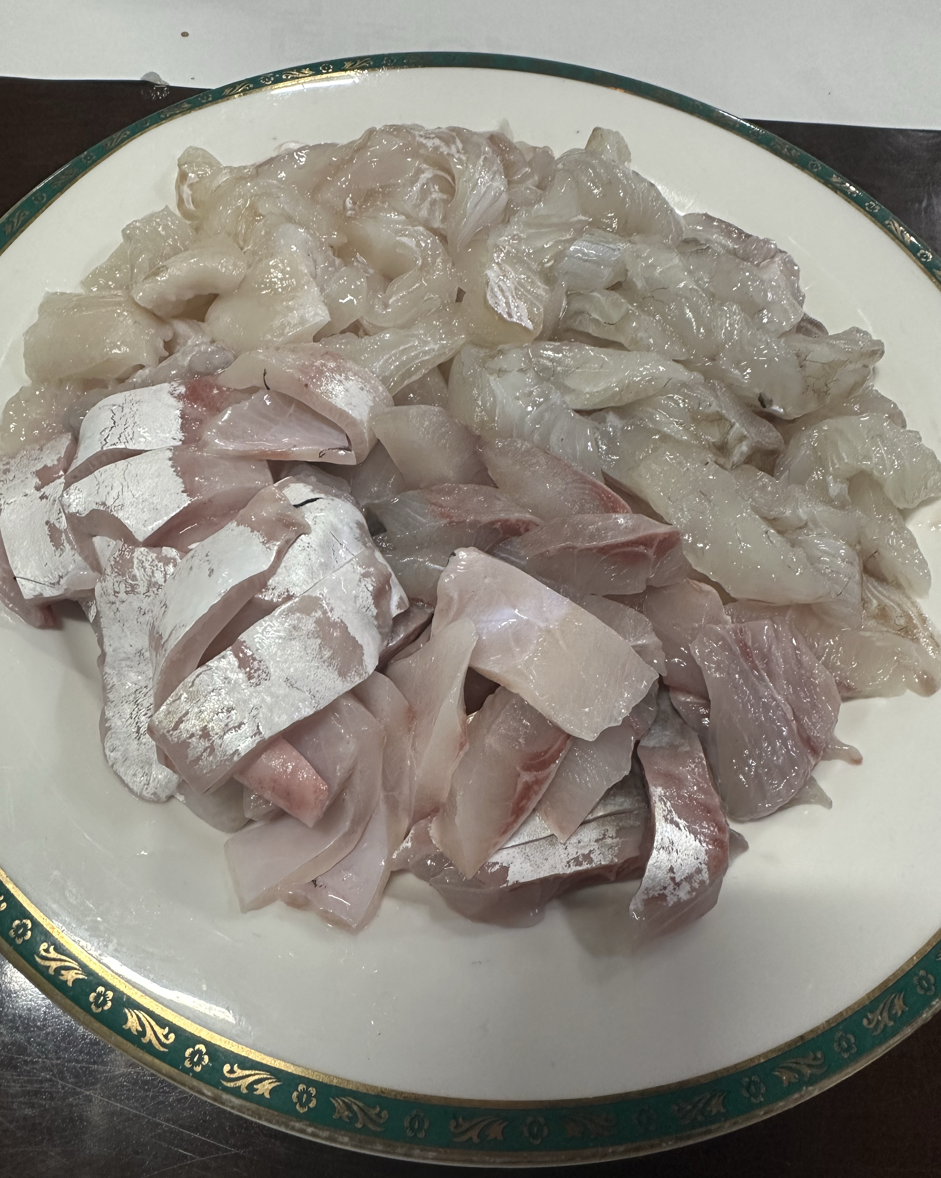 남편 생일 기념 강릉에 자전거여행 왔는데 회가 먹고싶어 방문했습니다. 이곳저곳 찾아보다 리