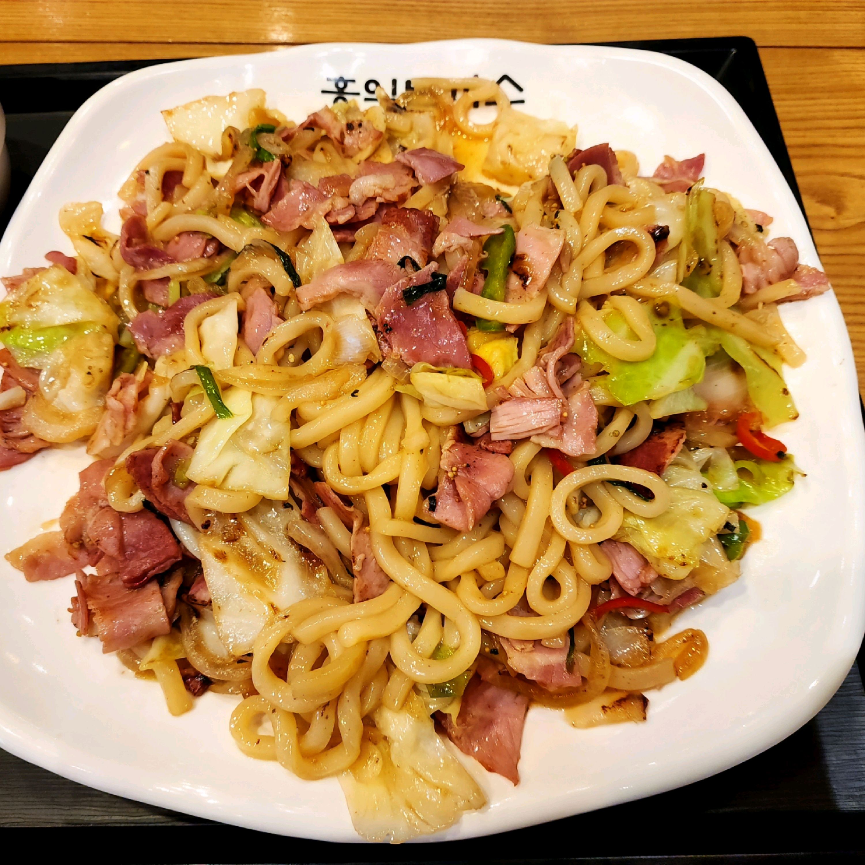 혼밥하고 왔는데 매장도 넓고 좋았어요 - 동탄 호수공원 맛집 홍익돈까스 2동탄호수공원점