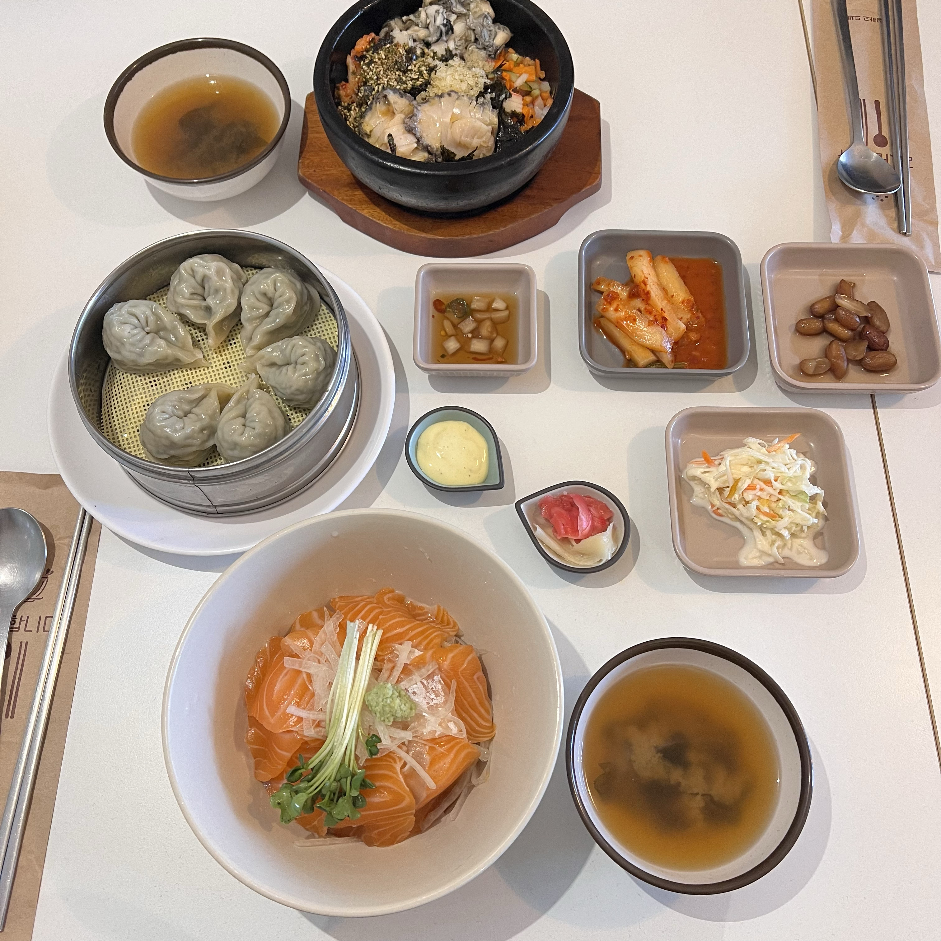 독립문역 꼬막무침 전문점 키친온유