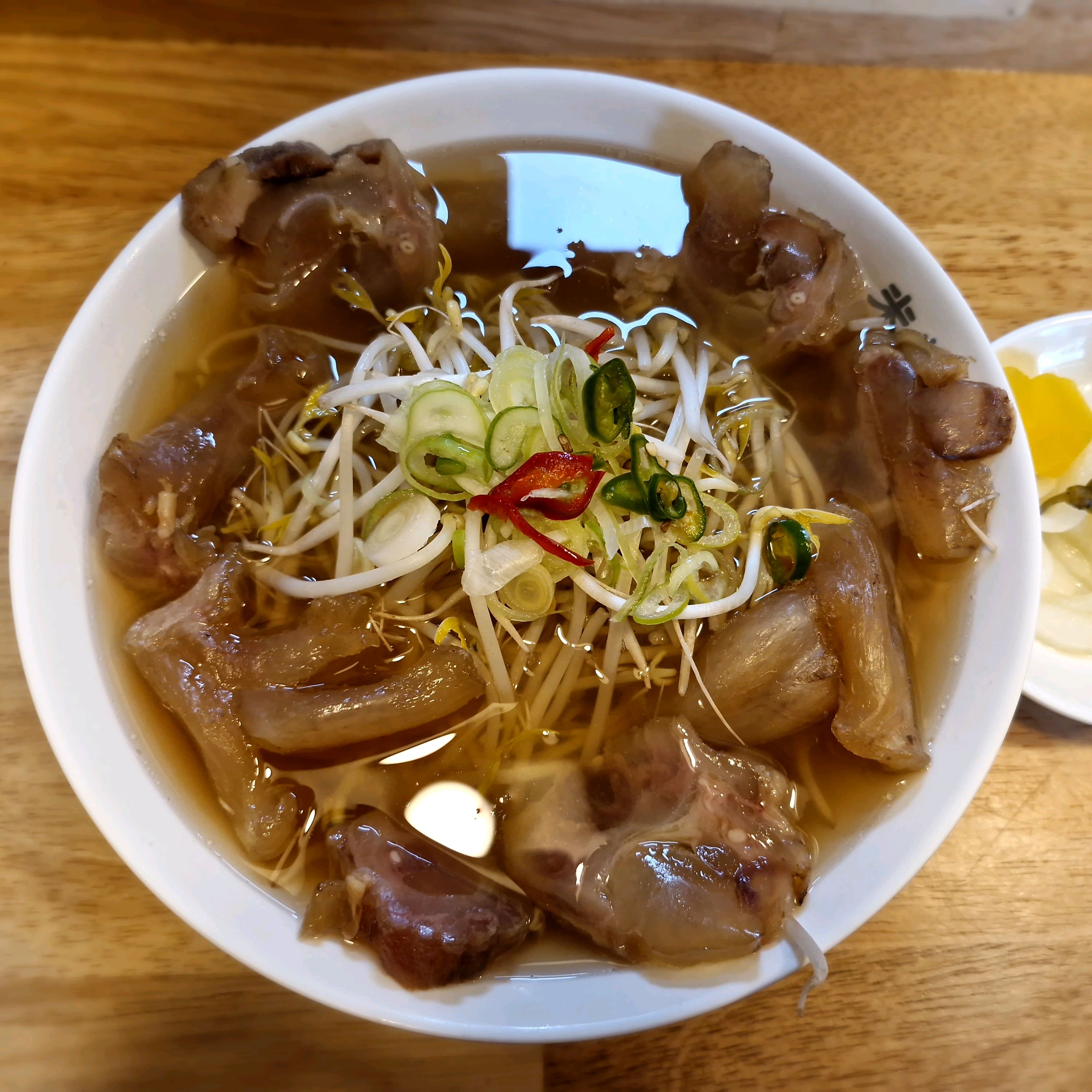 사장님?으로 보이시는 분이  젊으신데 굉장히 친절하세요 요구사항 하나하나 성심껏 친절하게 