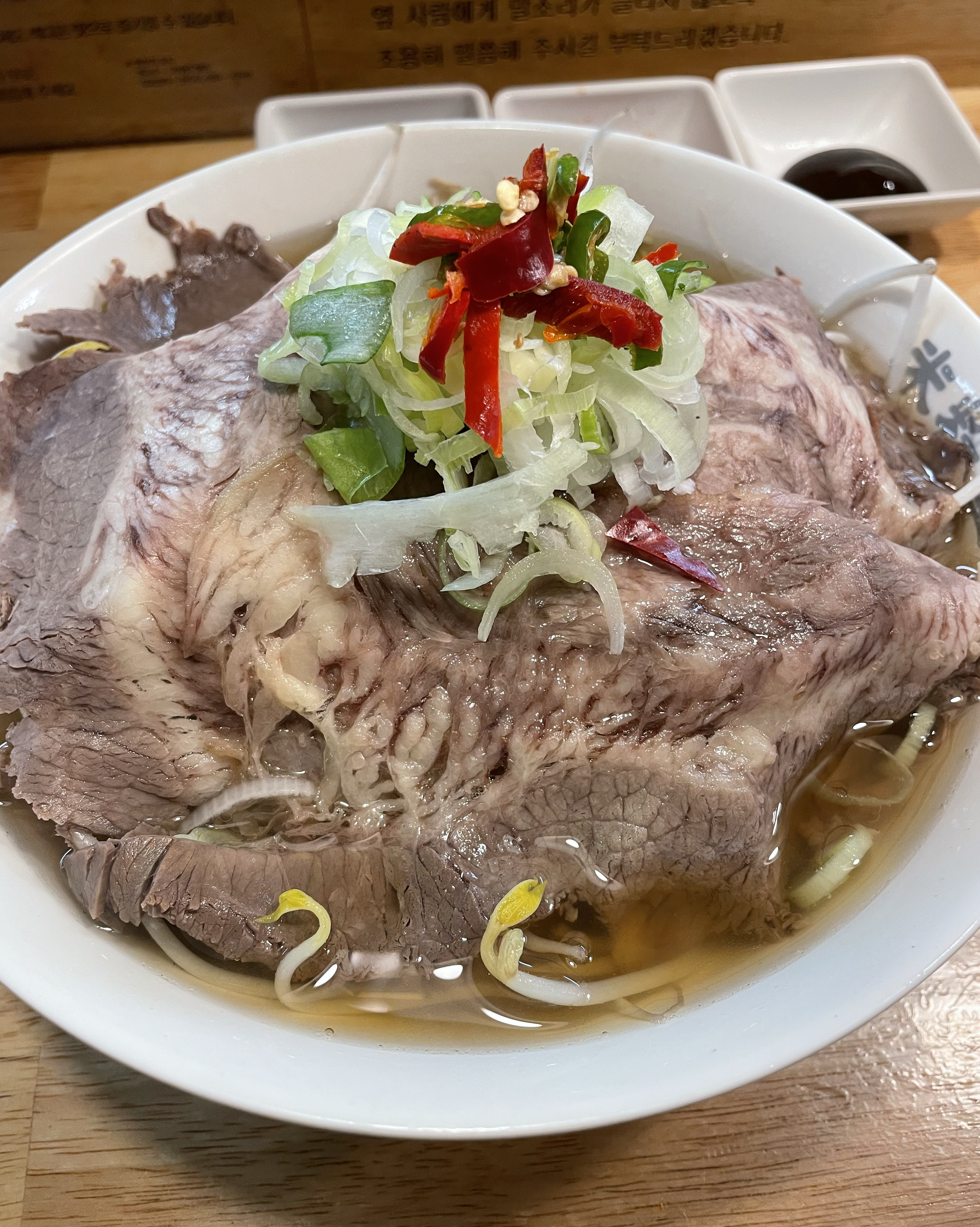 국물이 뜨거워서 좋았어요. 핫소스도 매운데 맛있어요. 맛있게 한끼식사하고 갑니다. - 마곡역 맛집 미분당 마곡점