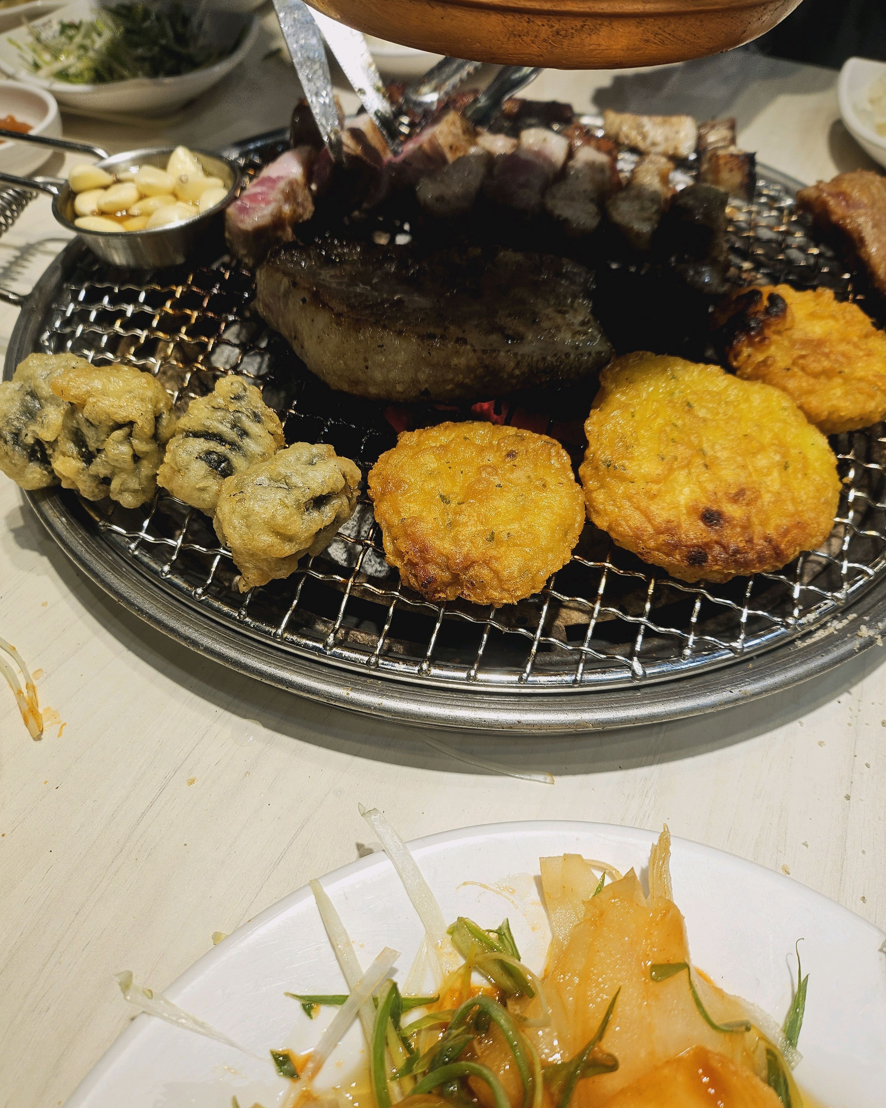 직원분들 친절함. 서비스 쿠폰으로 계란찜 잘 먹었어요. - 신원동 맛집 명륜진사갈비 삼송신원점