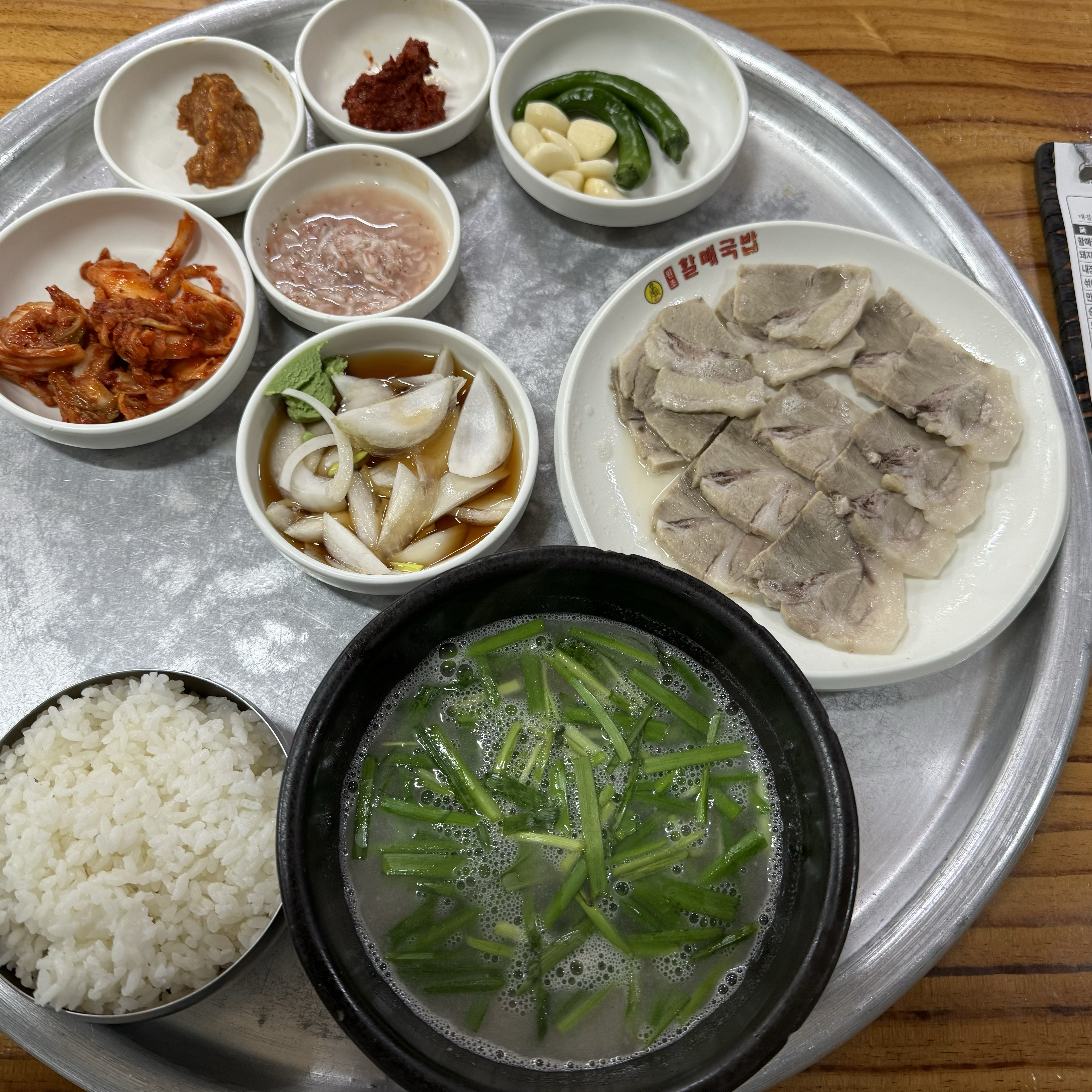 수육이 먹고 싶기도 하고 다른 메뉴가 저렴하다고 해서 일부러 찾아가서 먹었는데 저게 120