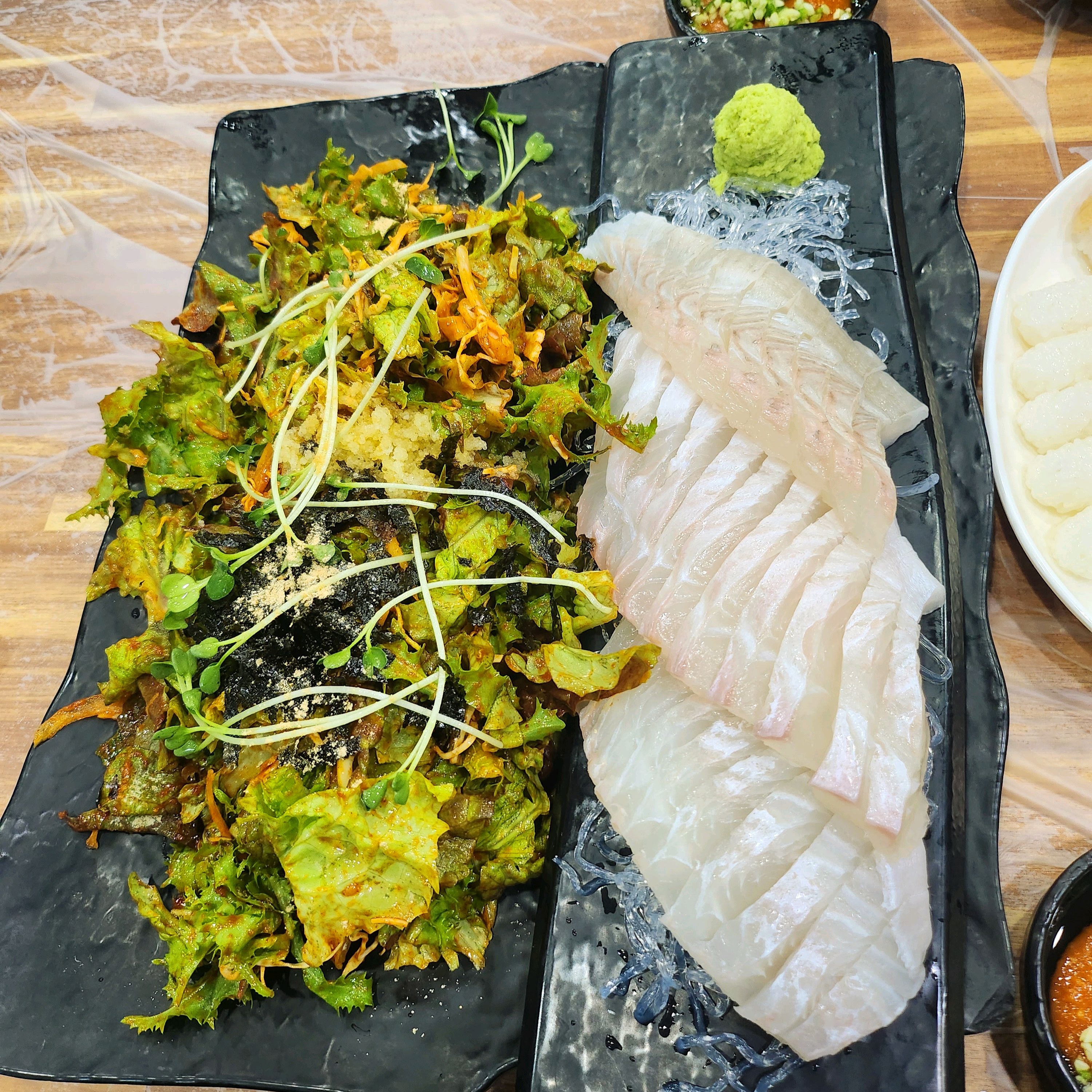 청정해역 완도산 광어만 제공하는 숙성막회 전문점인 한성횟집 천안 불당점은 자리가 없을 정도