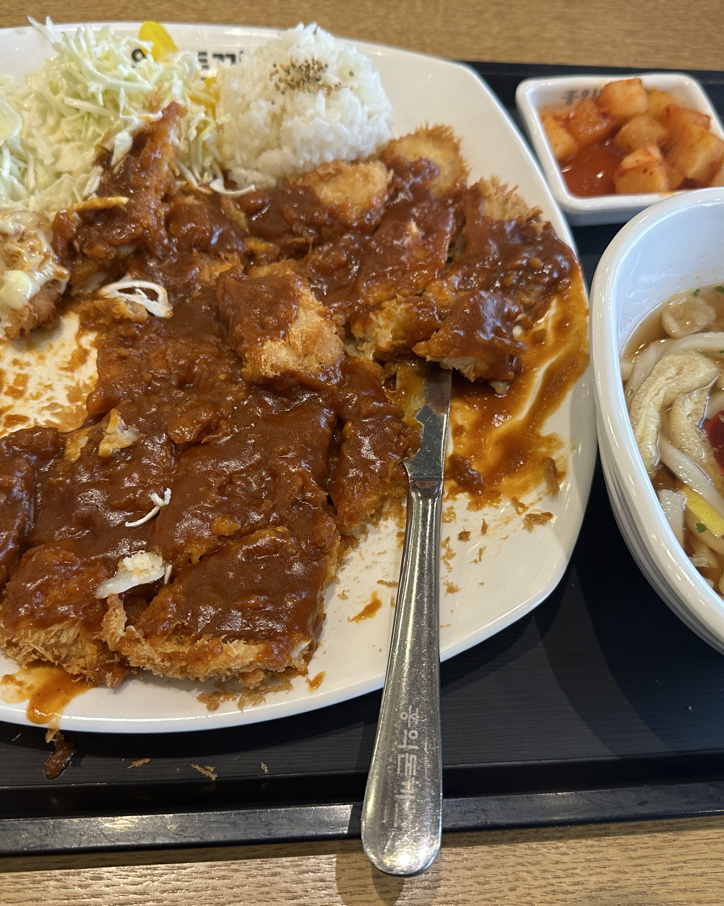 양은 많습니다 돈까스도 참 커요 - 화성 남양 맛집 홍익돈까스 화성남양점