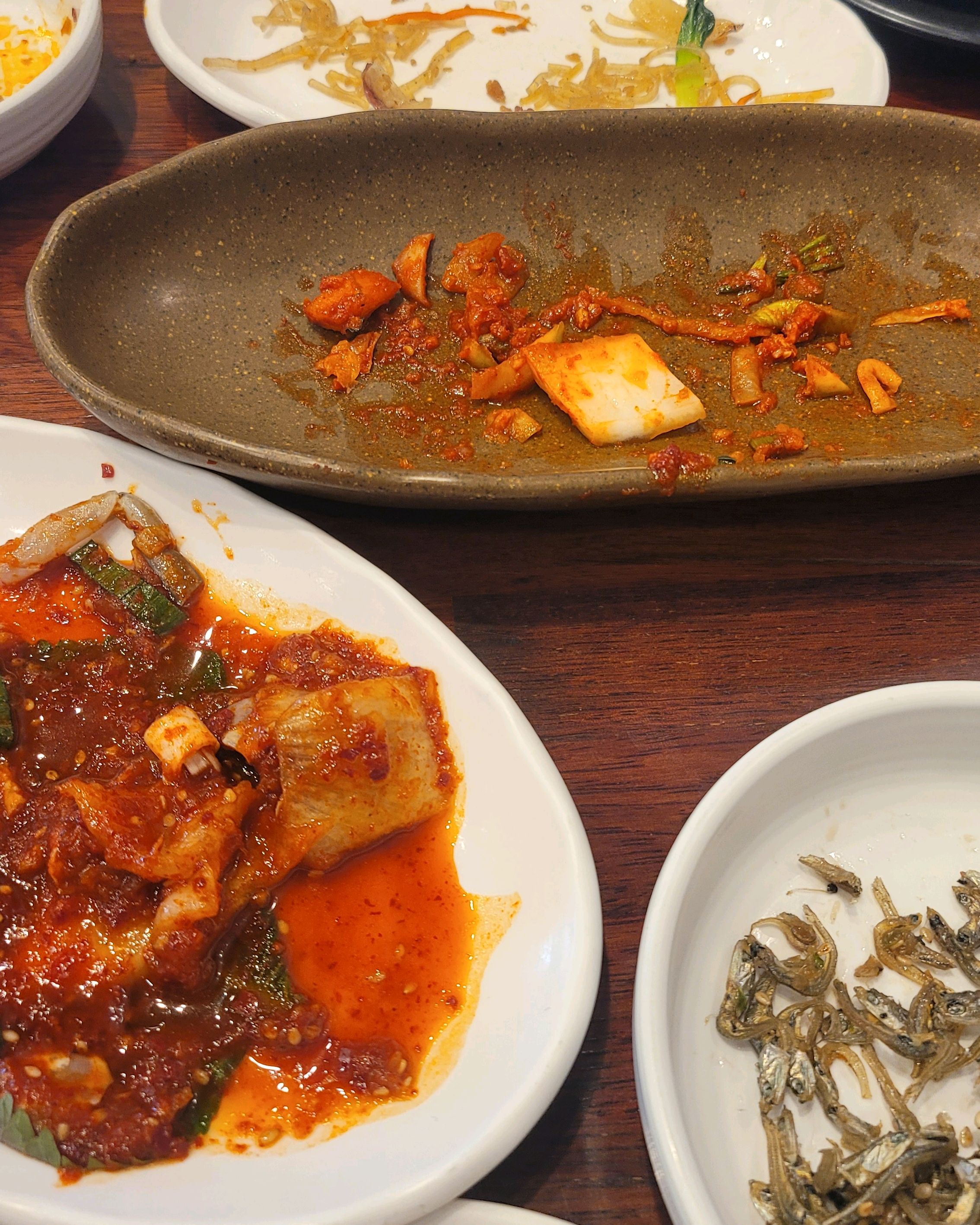 저련하고 1인으로 깔끔하게나와요.음식도 맛있고 남자직원분 엄청 친절하시네요 - 천호동 맛집 장원보쌈족발