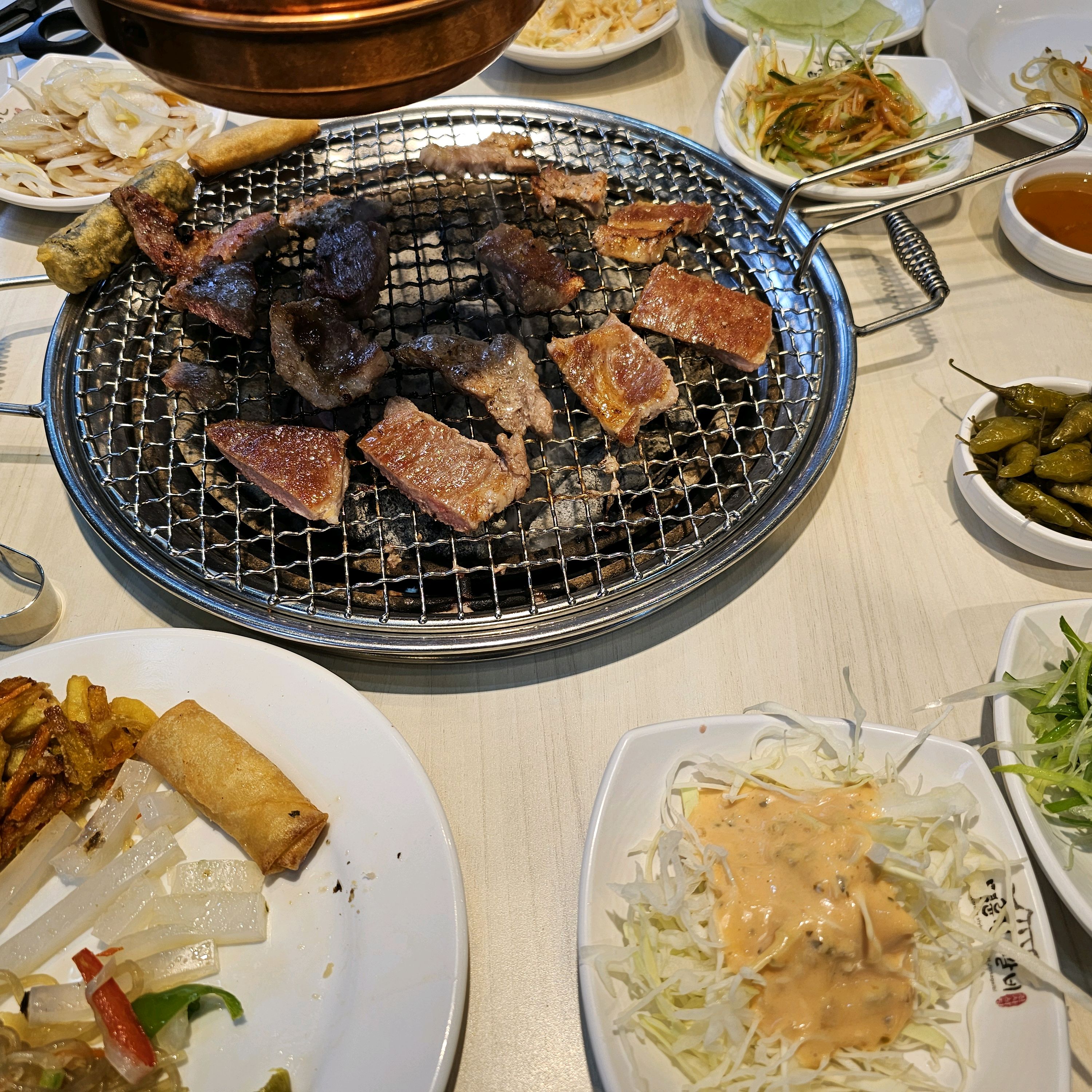 가성비 좋은 명륜진사갈비인데 T Day 행사로 인해 더 저렴한 가격에 이용했네요. 직원도