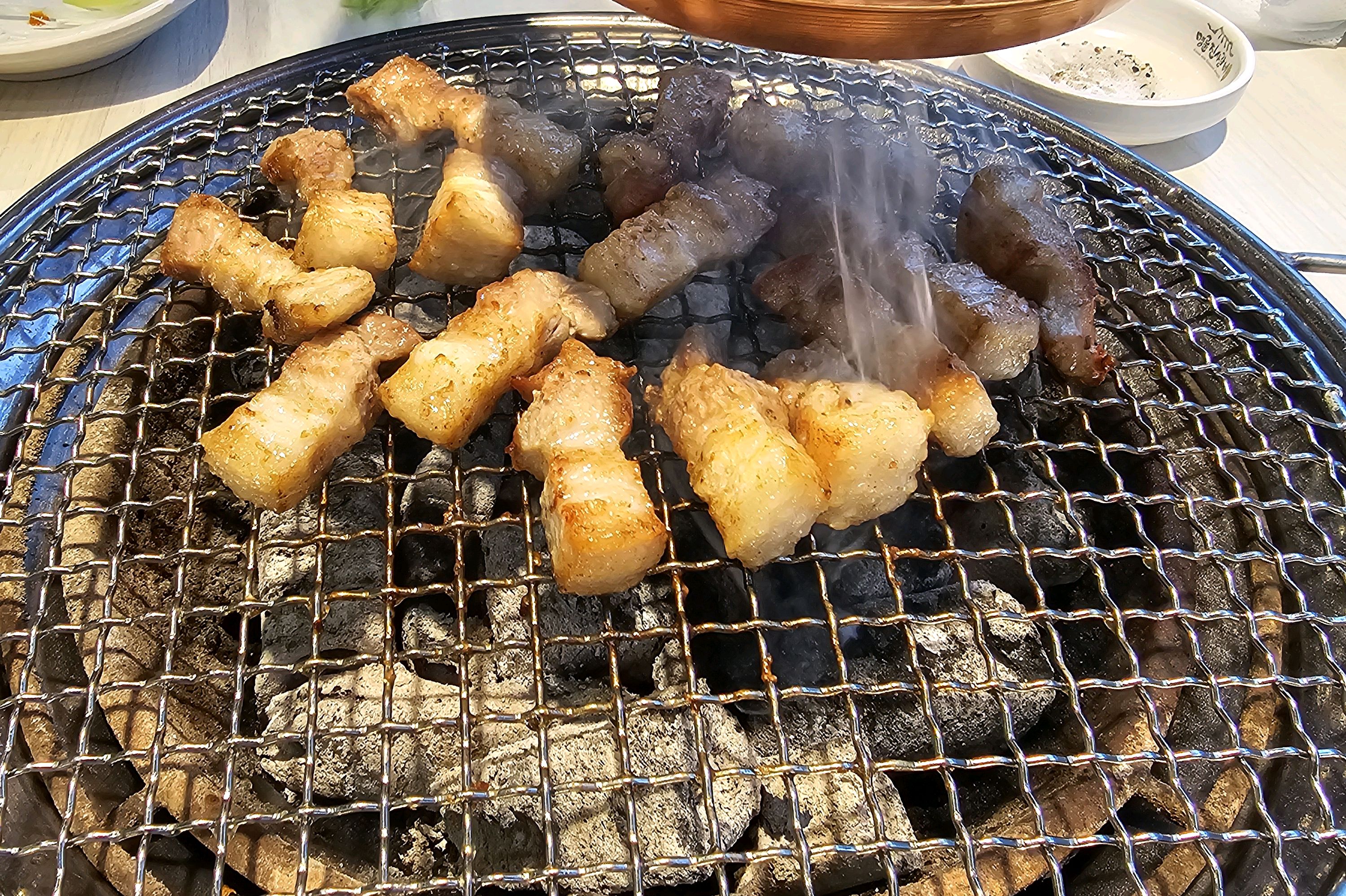 갈비도 맛있지만 통삼겹 너무 맛있어요 - 가정동 맛집 명륜진사갈비 인천루원시티점