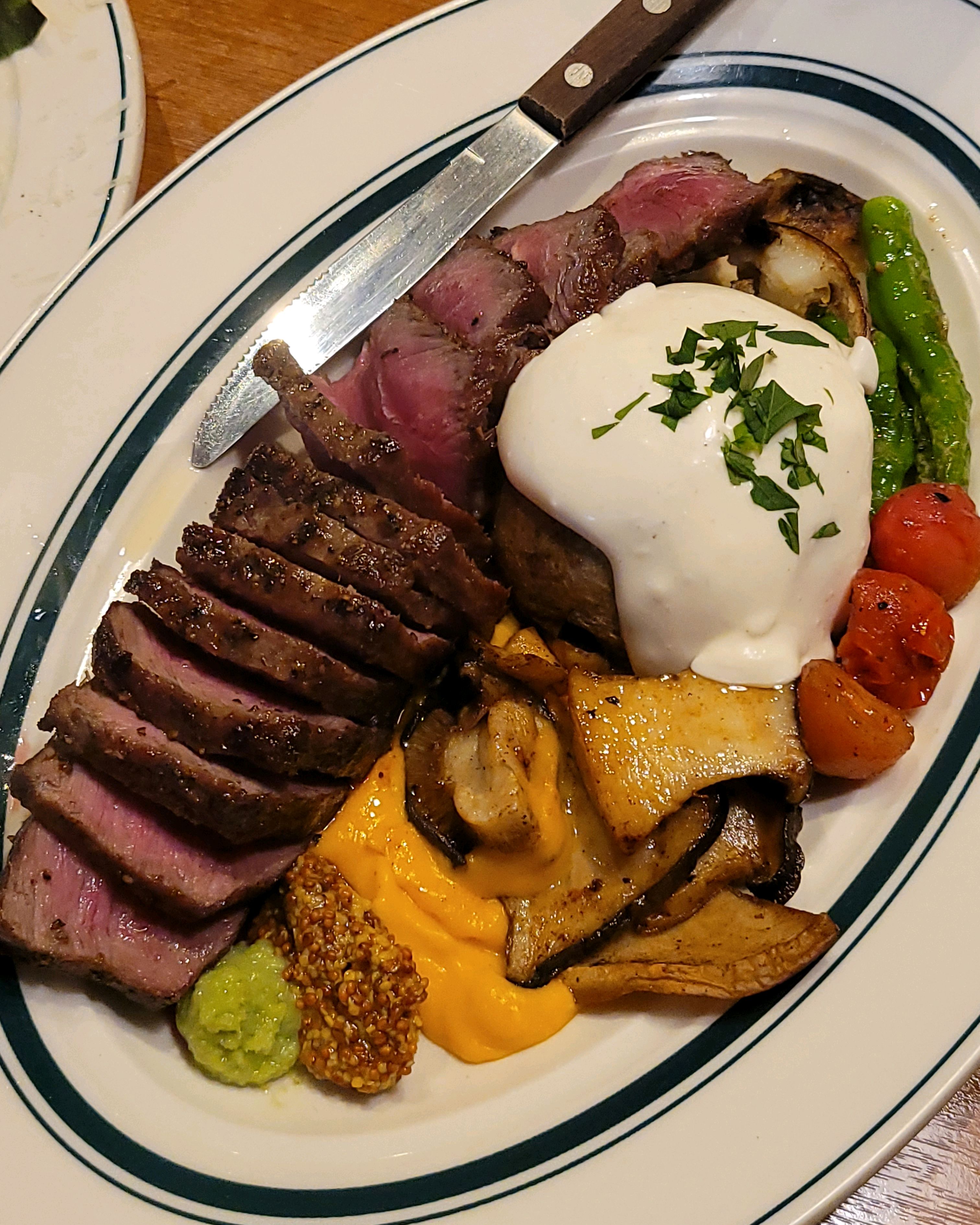 음식 정말 맛있고 일하시는 분들 되게 친절해요👍 스테이크 정말 맛있습니다 - 고잔동 맛집 포크너 신도시점