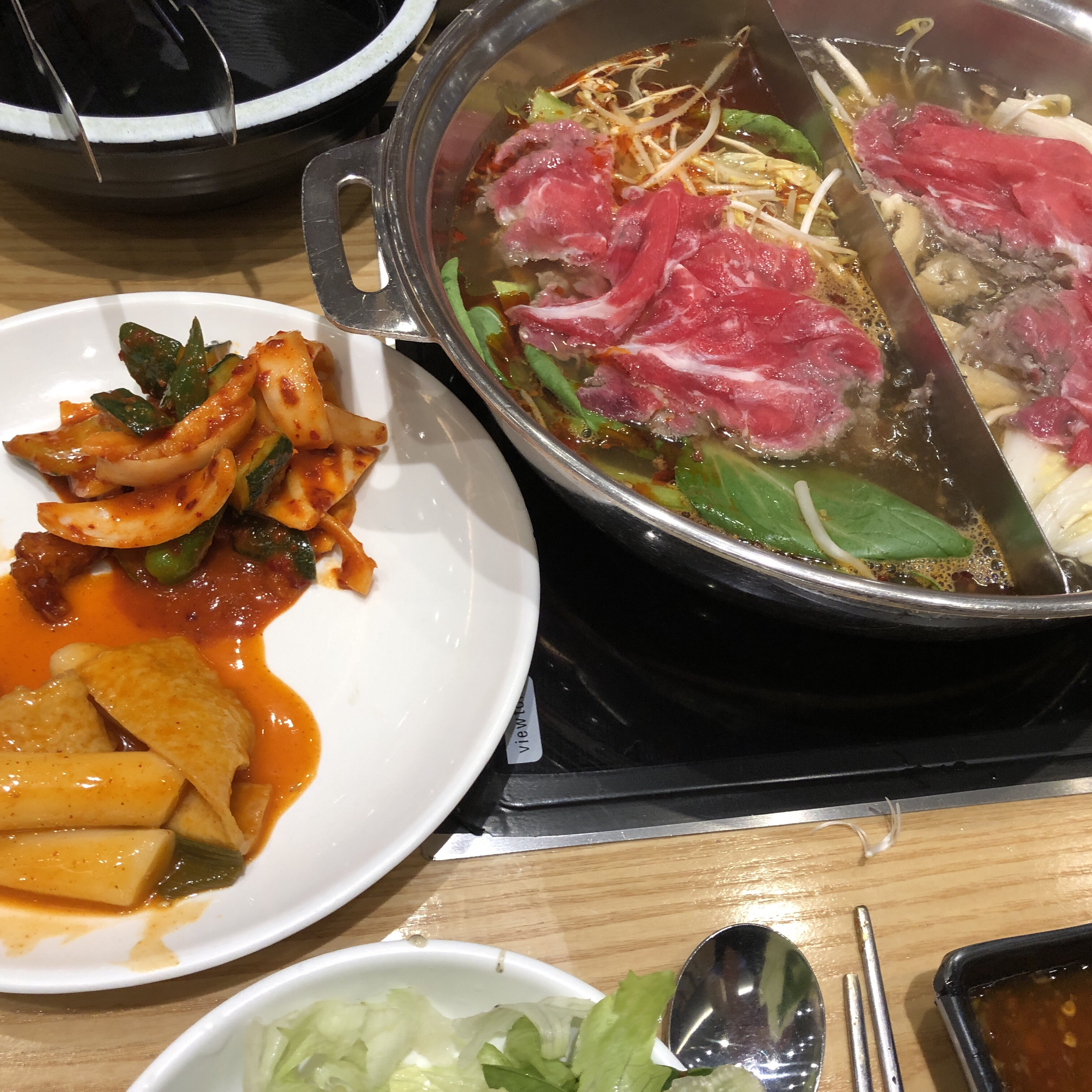 고기가 무한이라 든든하게 먹기 좋아요 - 경주 용황 맛집 샤브20 경주점