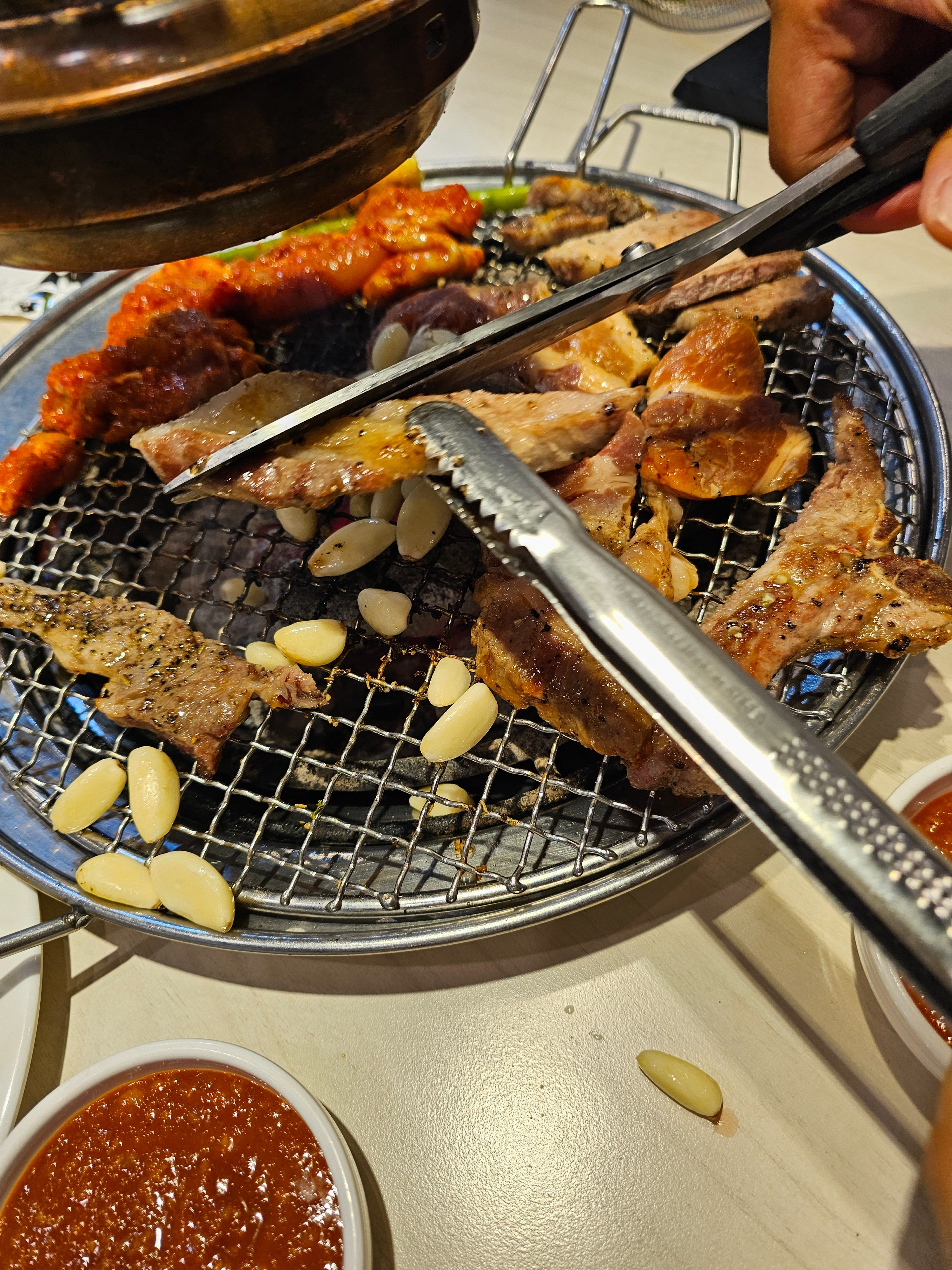 너무 맛있게 잘먹었습니다 특히 어머니가 후려패퍼스테이크를 굉장히 좋아하셨어요~ 갈비도 부드